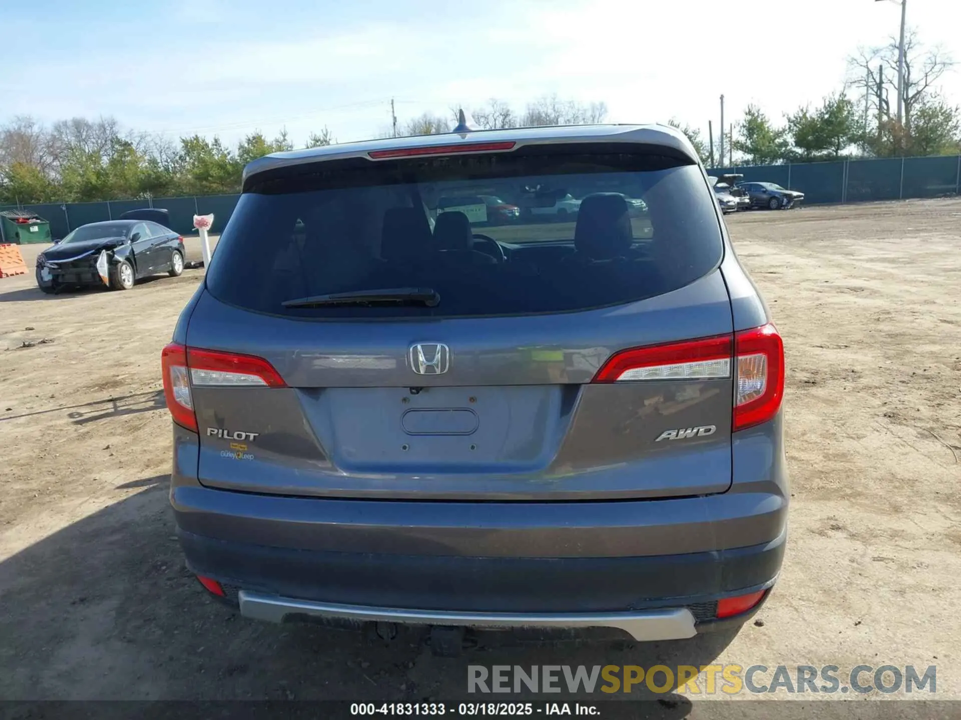 16 Photograph of a damaged car 5FNYF6H52LB039456 HONDA PILOT 2020