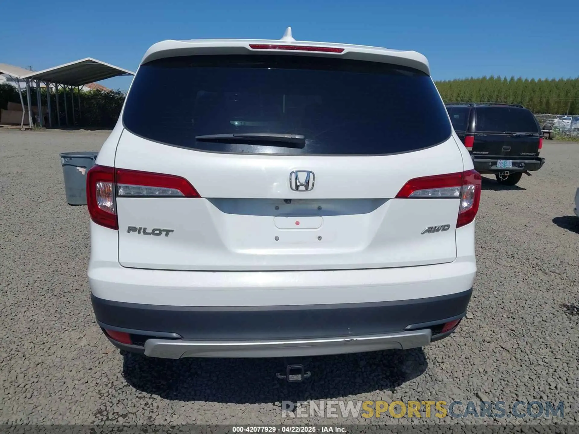 16 Photograph of a damaged car 5FNYF6H53LB028370 HONDA PILOT 2020