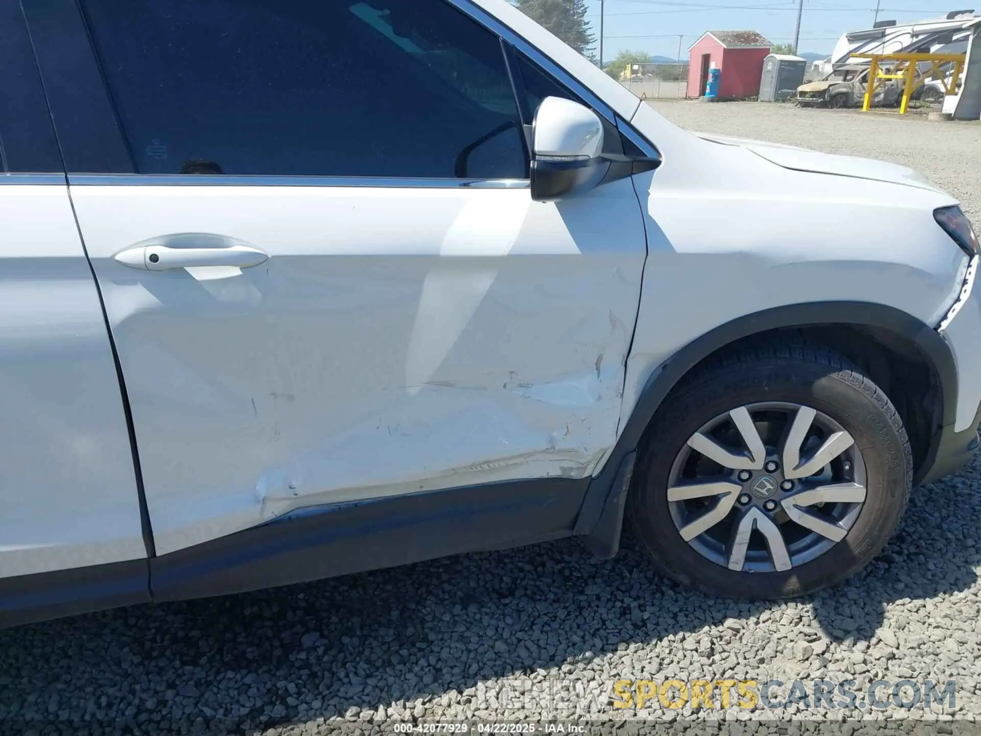 6 Photograph of a damaged car 5FNYF6H53LB028370 HONDA PILOT 2020