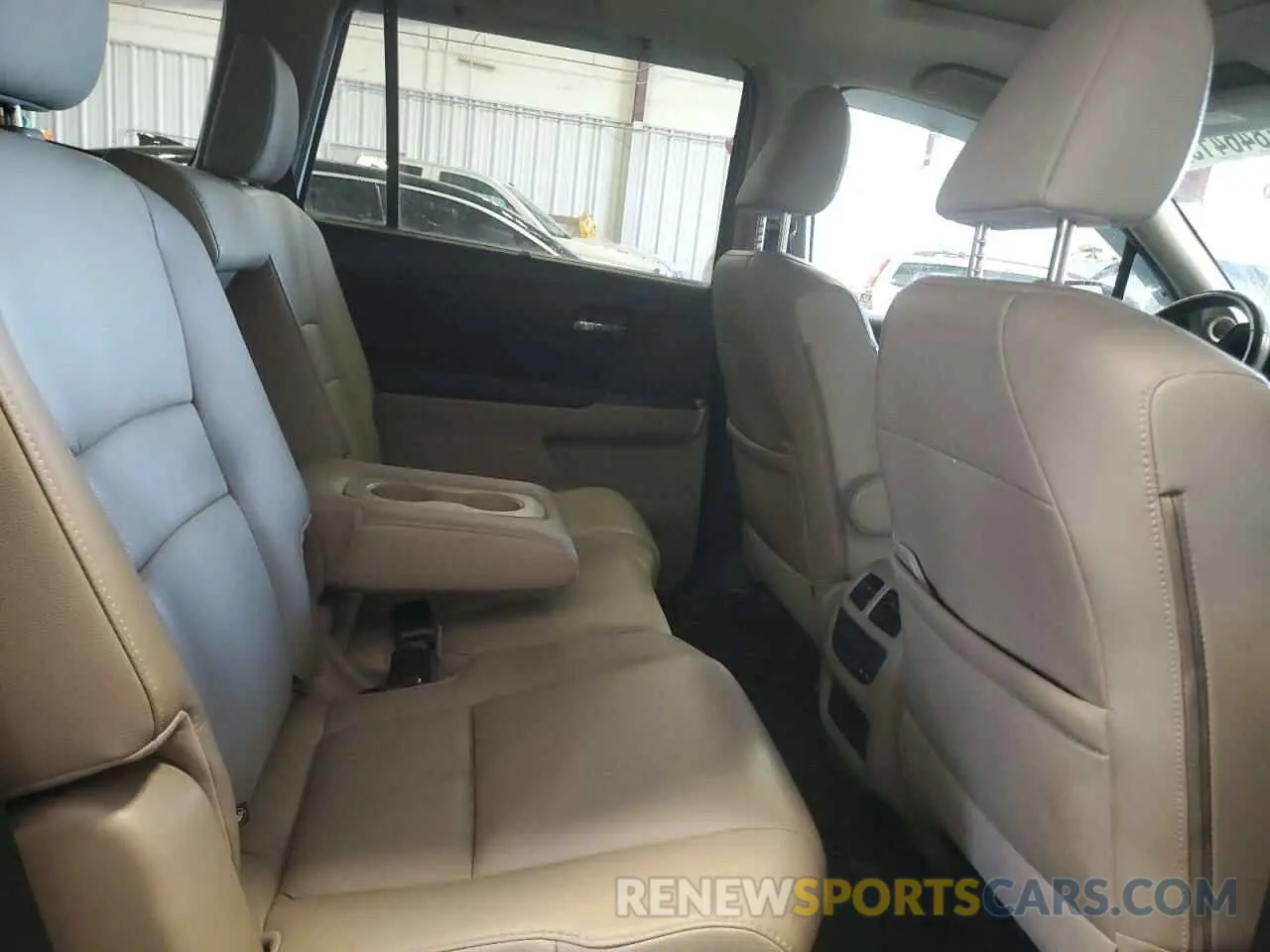 11 Photograph of a damaged car 5FNYF6H54LB060499 HONDA PILOT 2020