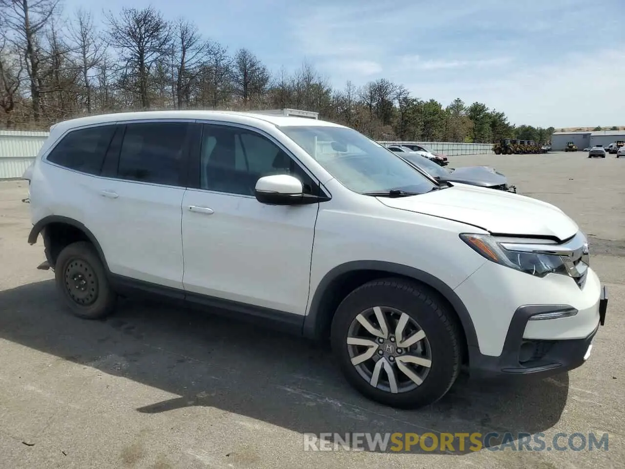 4 Photograph of a damaged car 5FNYF6H54LB066724 HONDA PILOT 2020