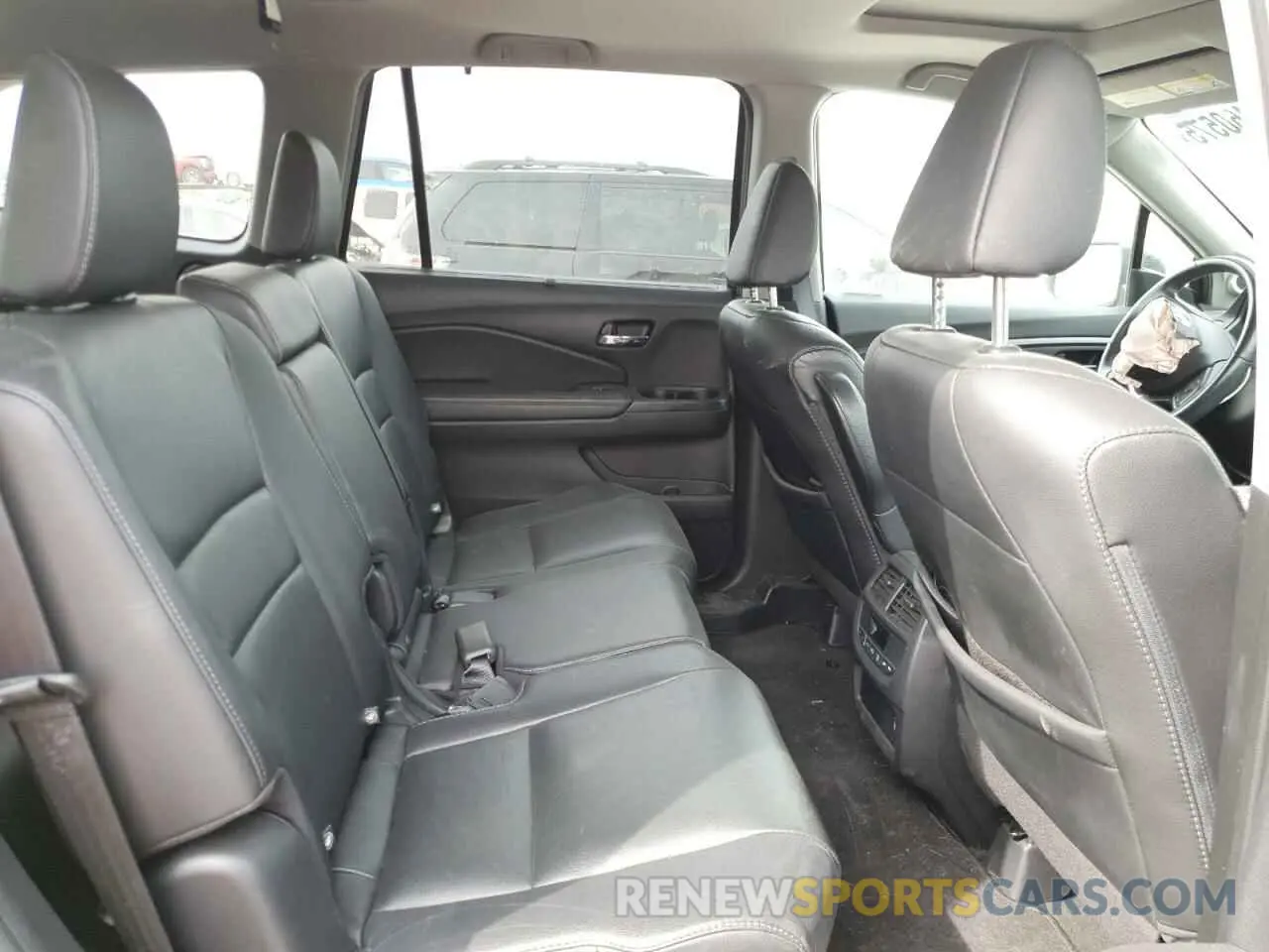 11 Photograph of a damaged car 5FNYF6H55LB023171 HONDA PILOT 2020