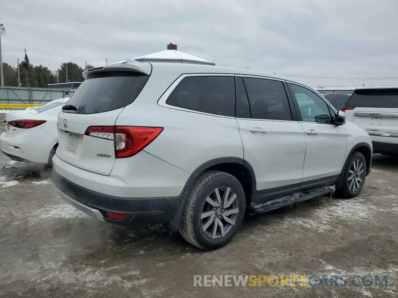 3 Photograph of a damaged car 5FNYF6H55LB067350 HONDA PILOT 2020
