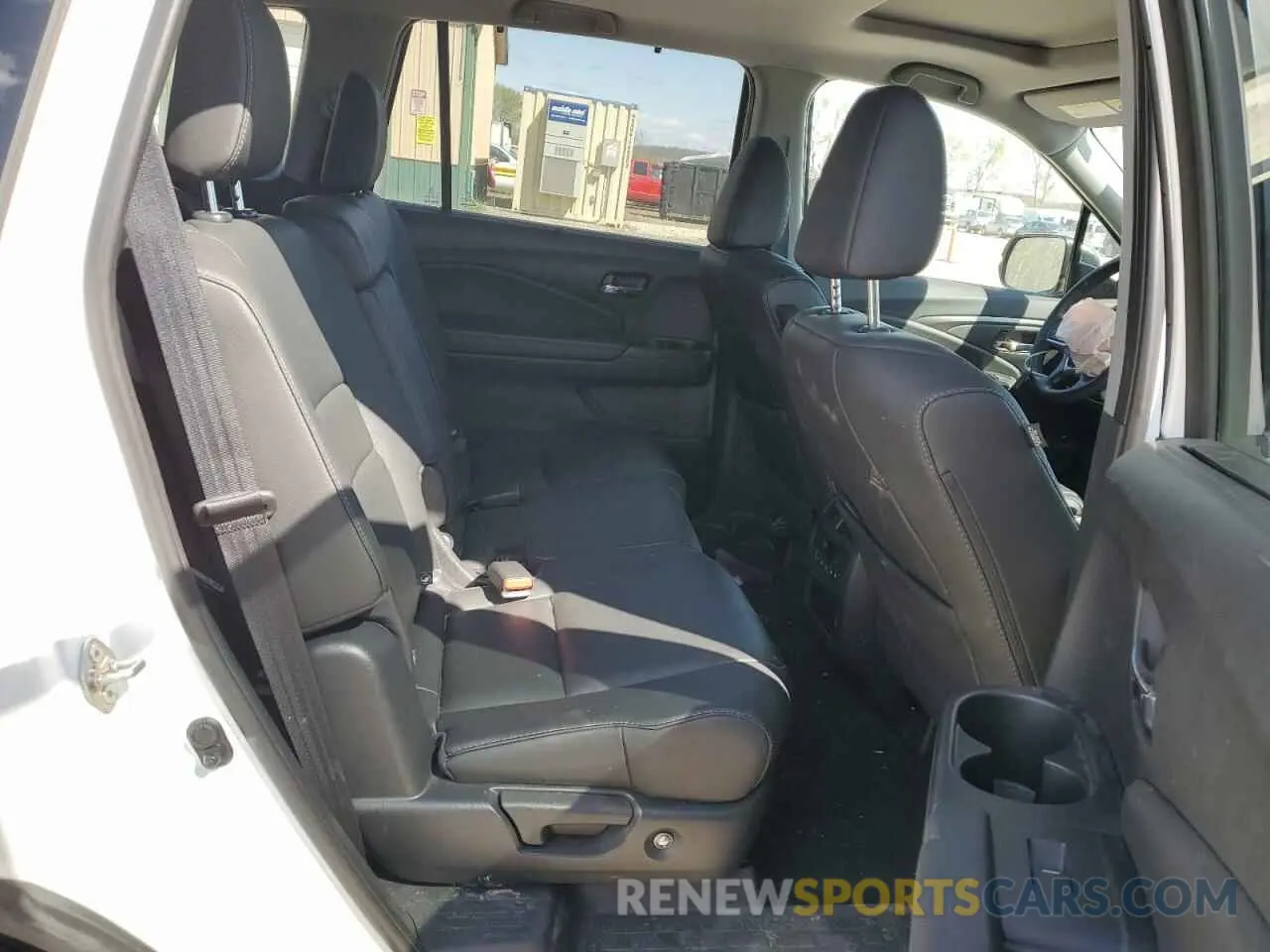 10 Photograph of a damaged car 5FNYF6H56LB000305 HONDA PILOT 2020