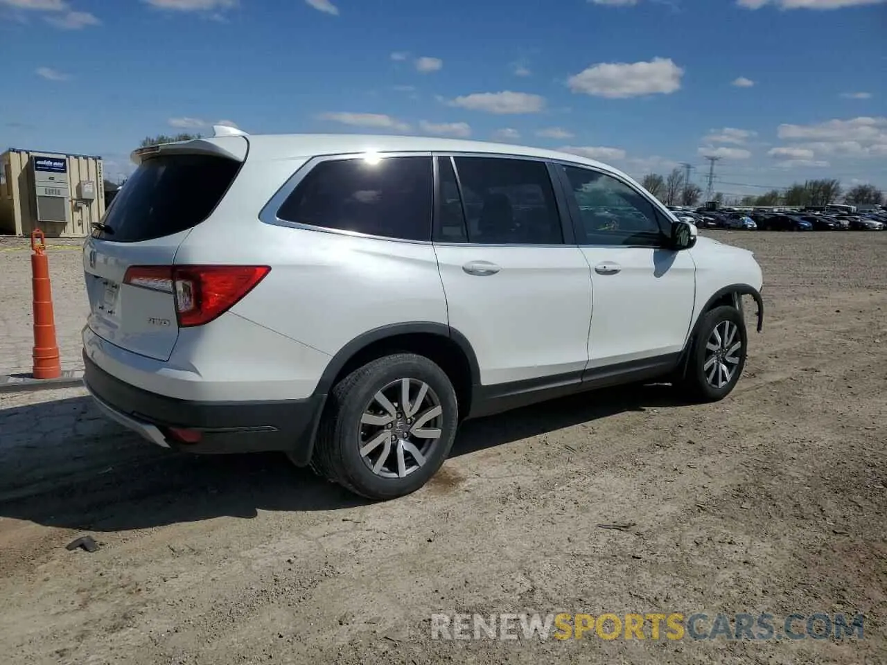 3 Photograph of a damaged car 5FNYF6H56LB000305 HONDA PILOT 2020