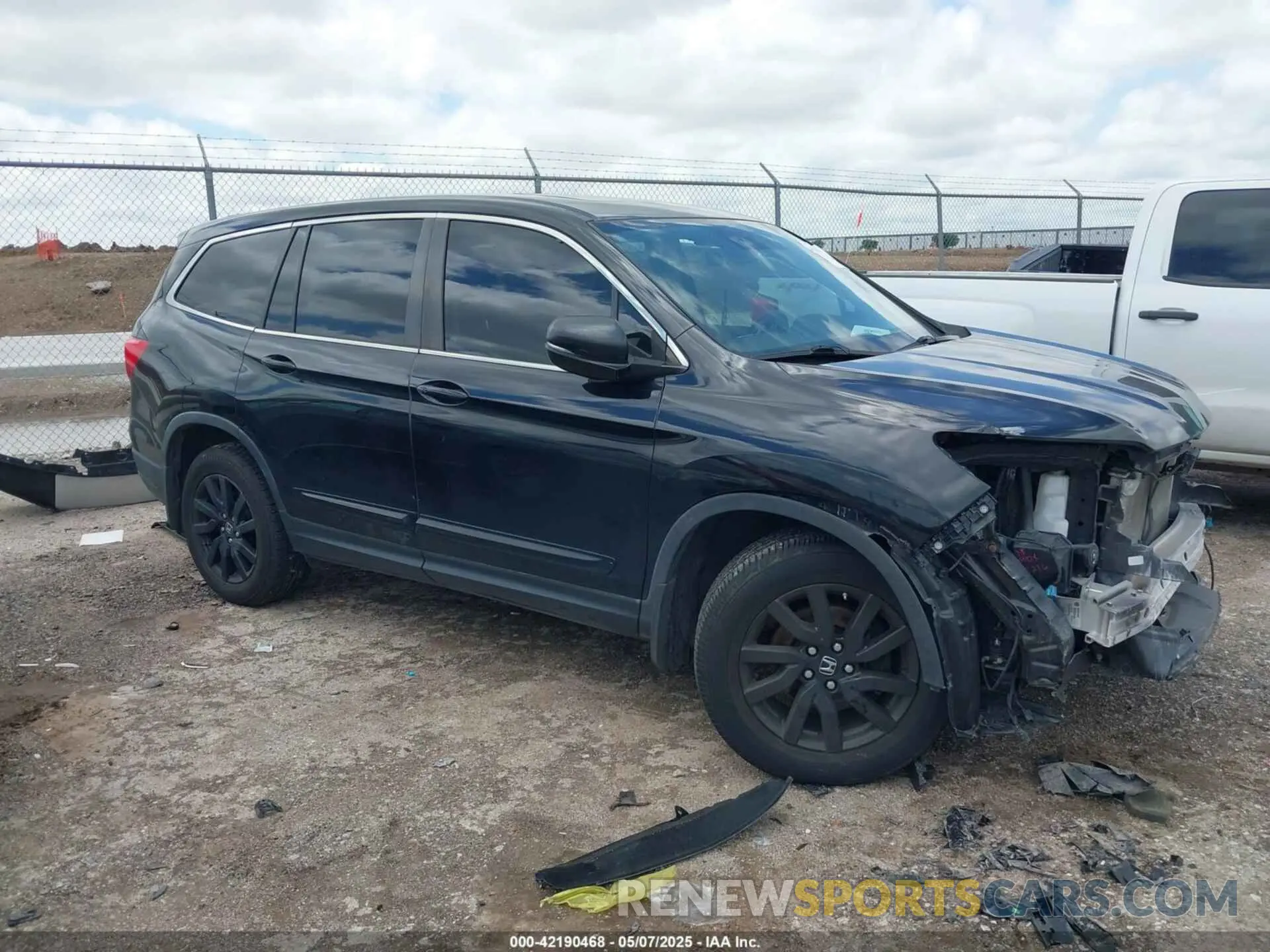 1 Photograph of a damaged car 5FNYF6H56LB067390 HONDA PILOT 2020