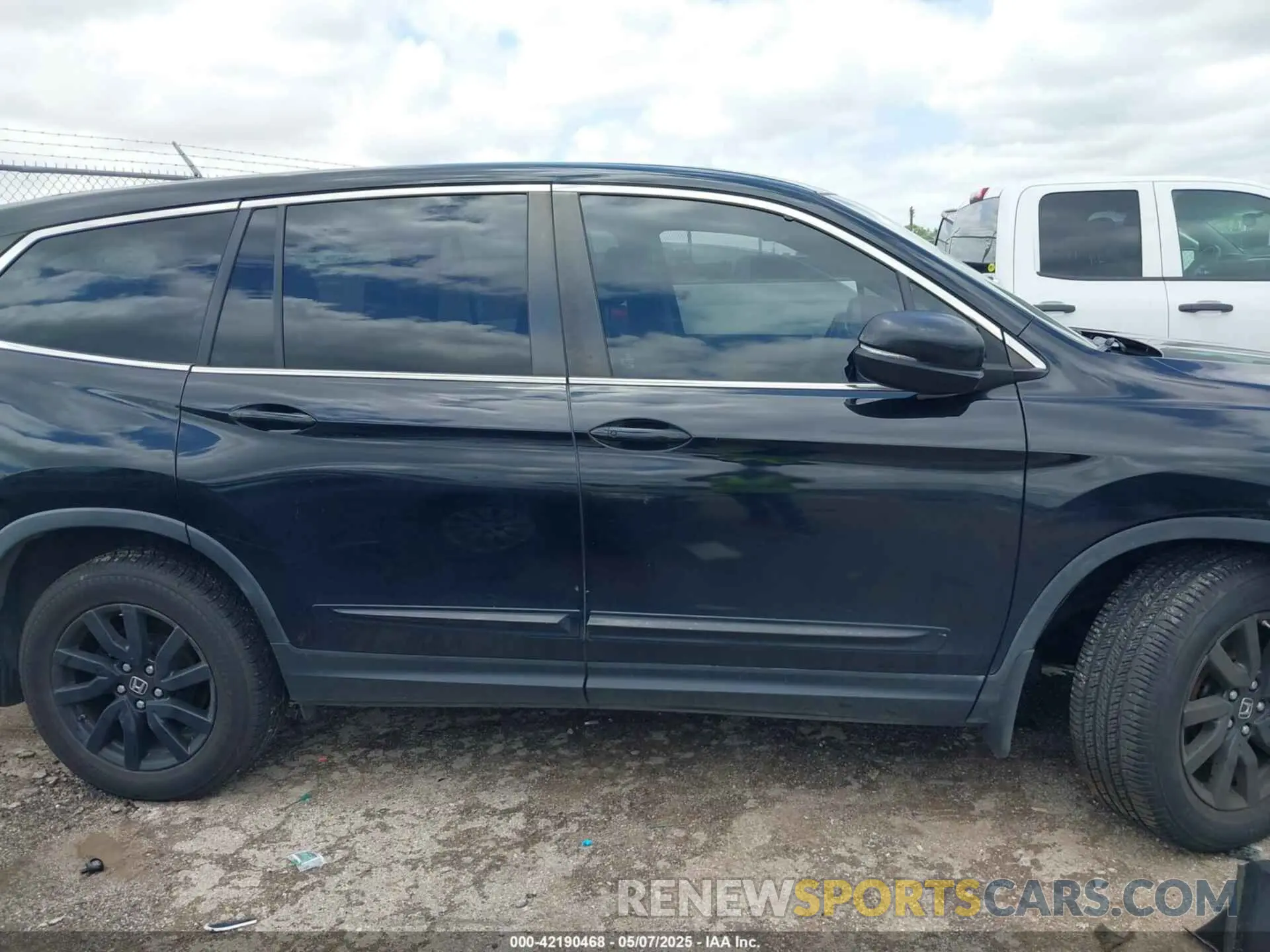 13 Photograph of a damaged car 5FNYF6H56LB067390 HONDA PILOT 2020