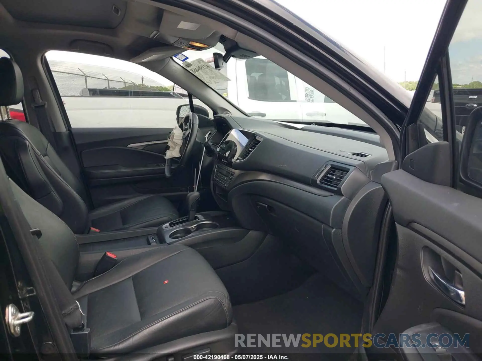5 Photograph of a damaged car 5FNYF6H56LB067390 HONDA PILOT 2020