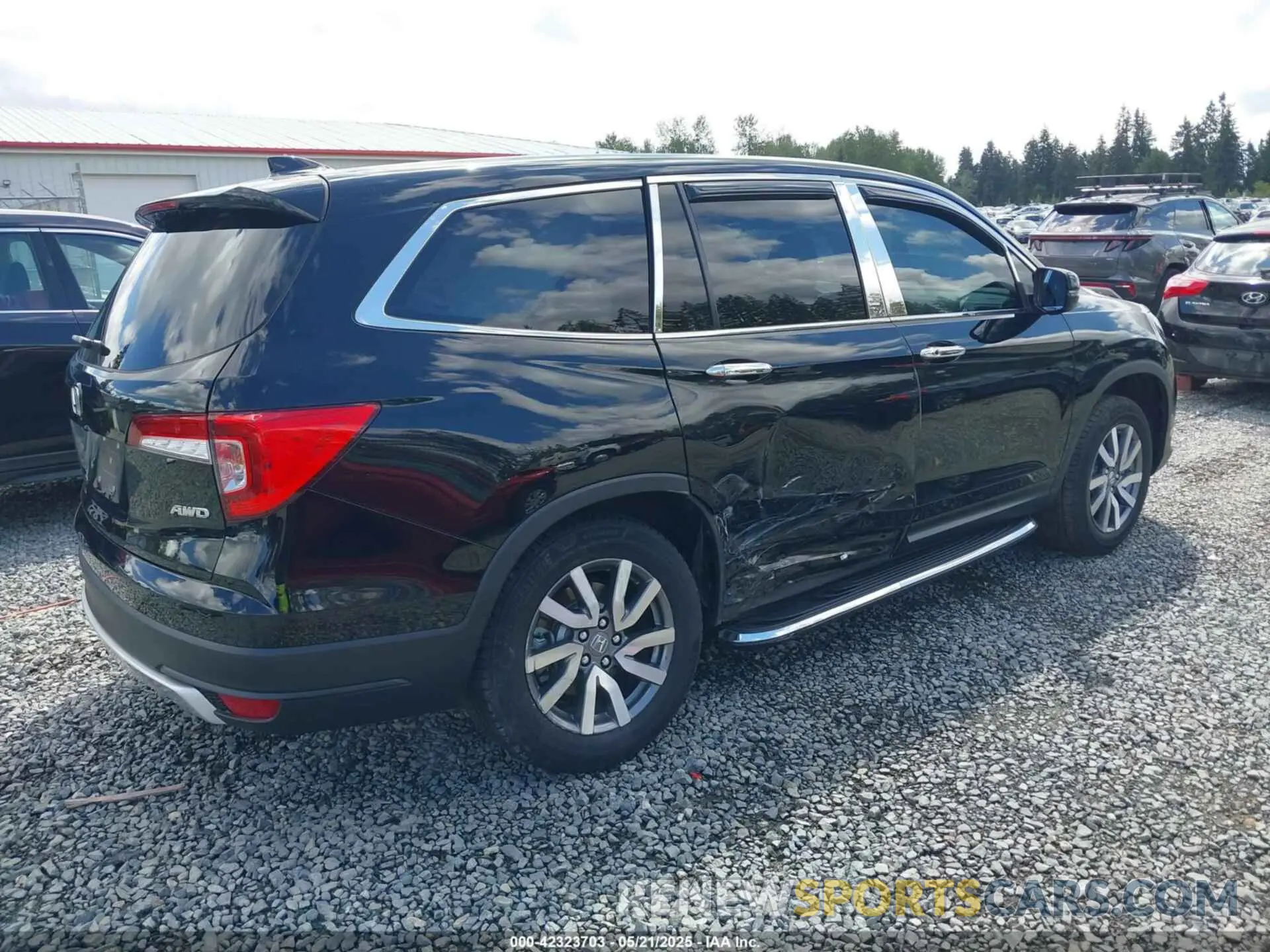 4 Photograph of a damaged car 5FNYF6H57LB009398 HONDA PILOT 2020