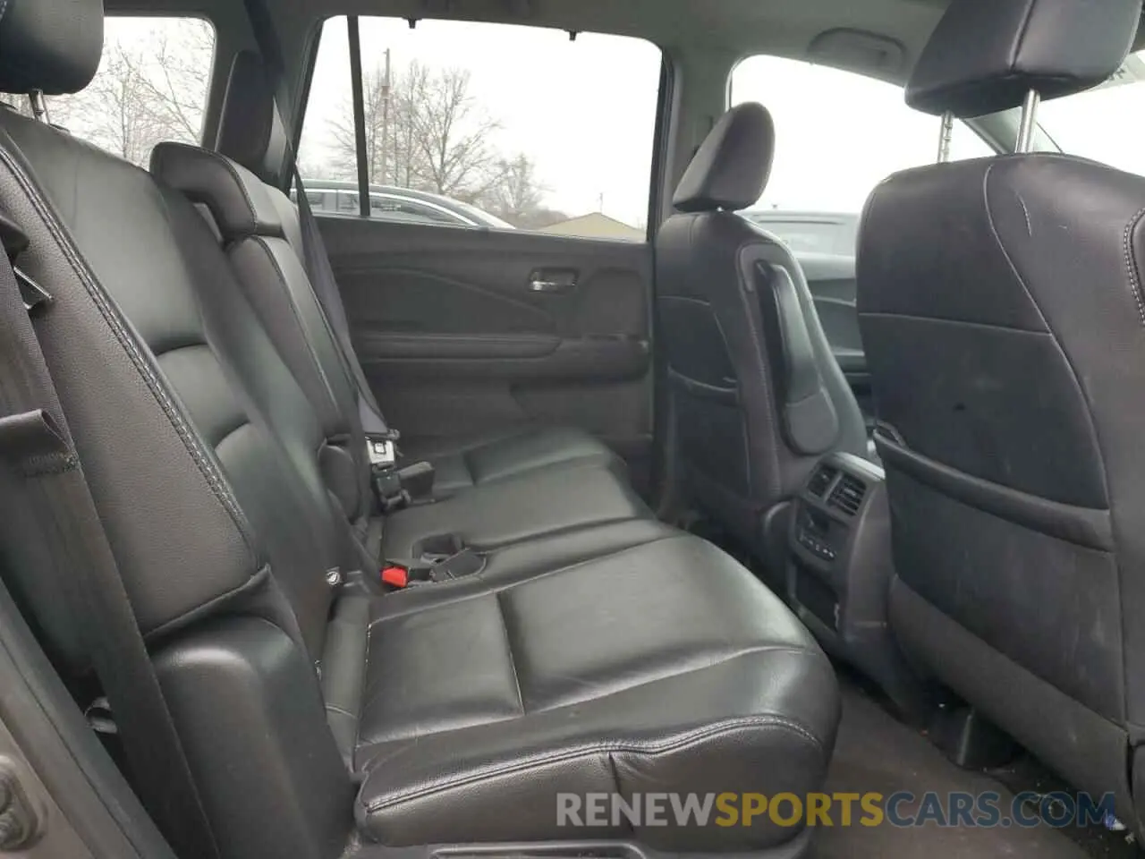 11 Photograph of a damaged car 5FNYF6H57LB052655 HONDA PILOT 2020