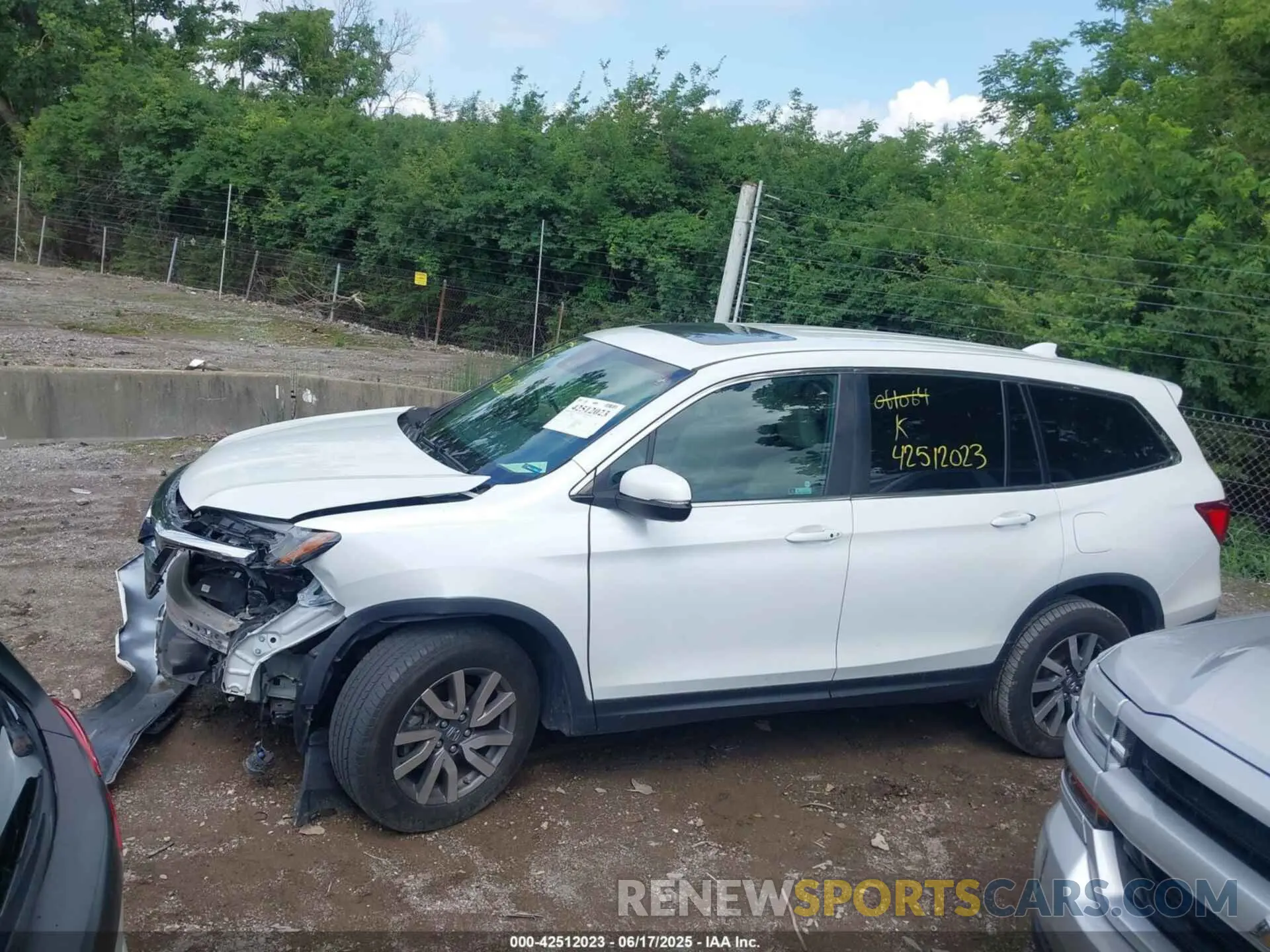 14 Photograph of a damaged car 5FNYF6H57LB061064 HONDA PILOT 2020