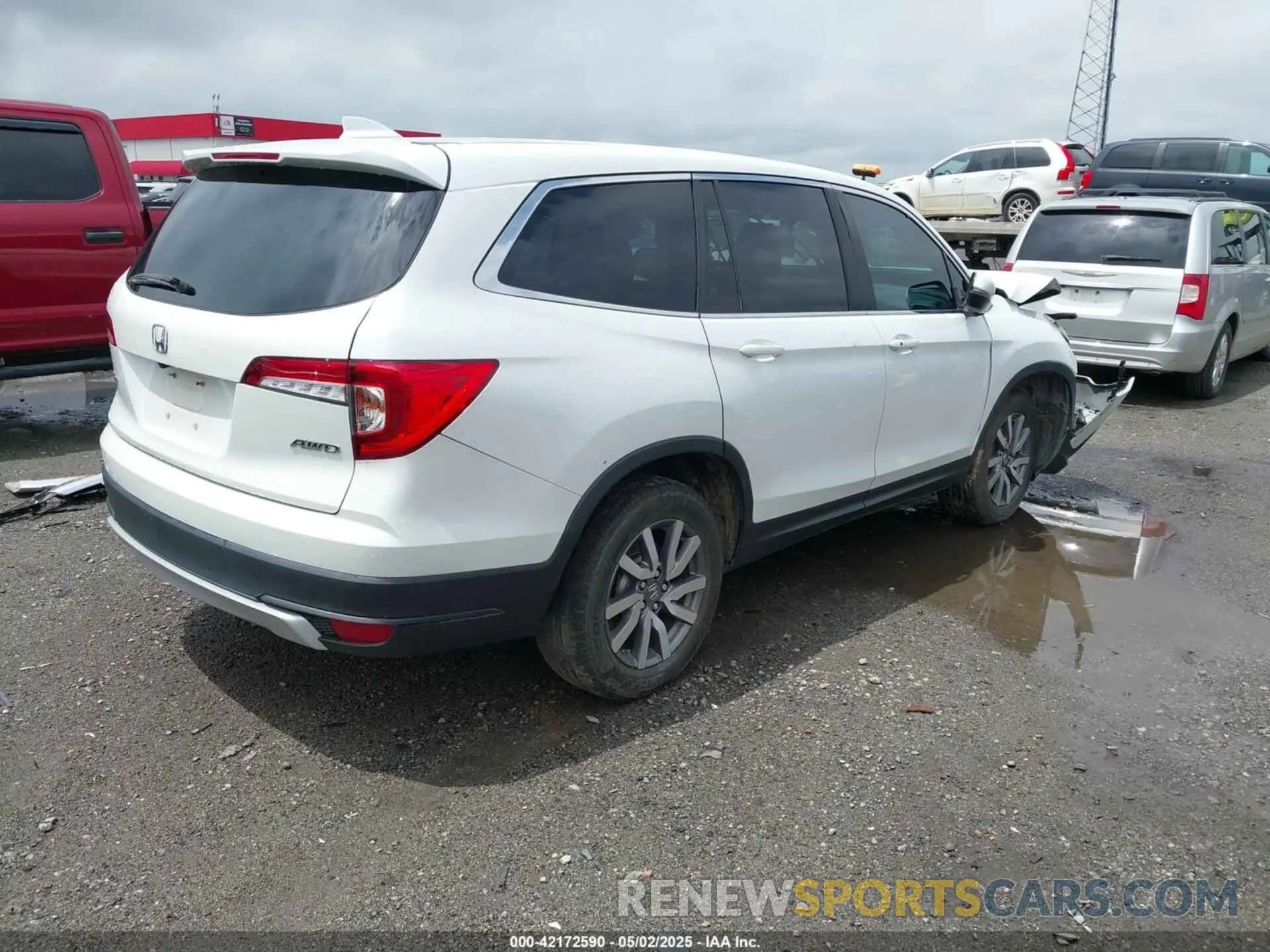4 Photograph of a damaged car 5FNYF6H57LB067852 HONDA PILOT 2020