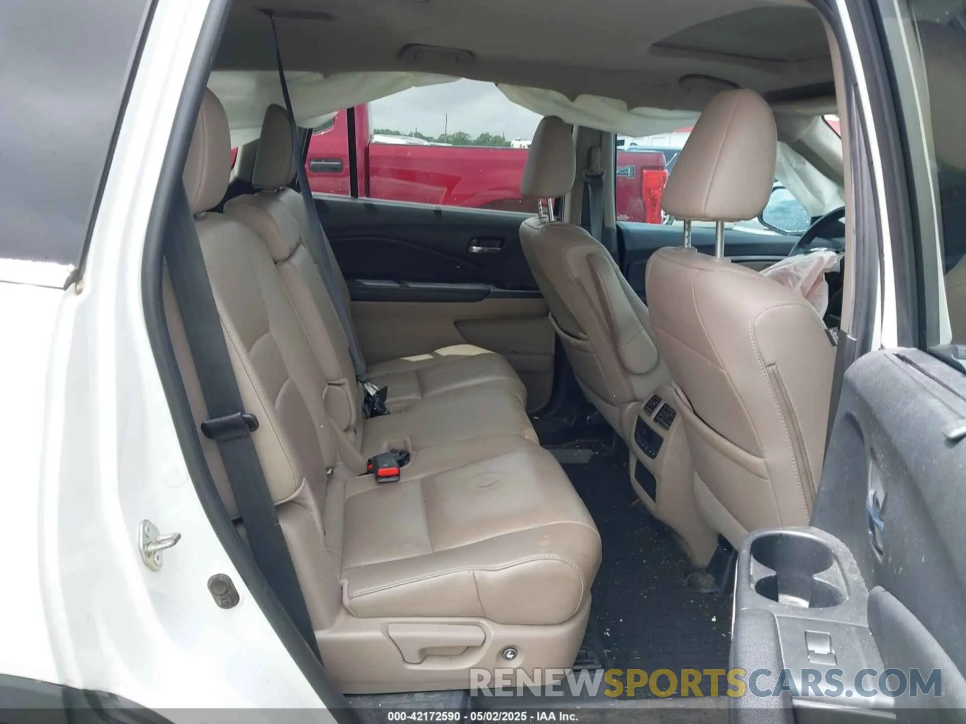 8 Photograph of a damaged car 5FNYF6H57LB067852 HONDA PILOT 2020