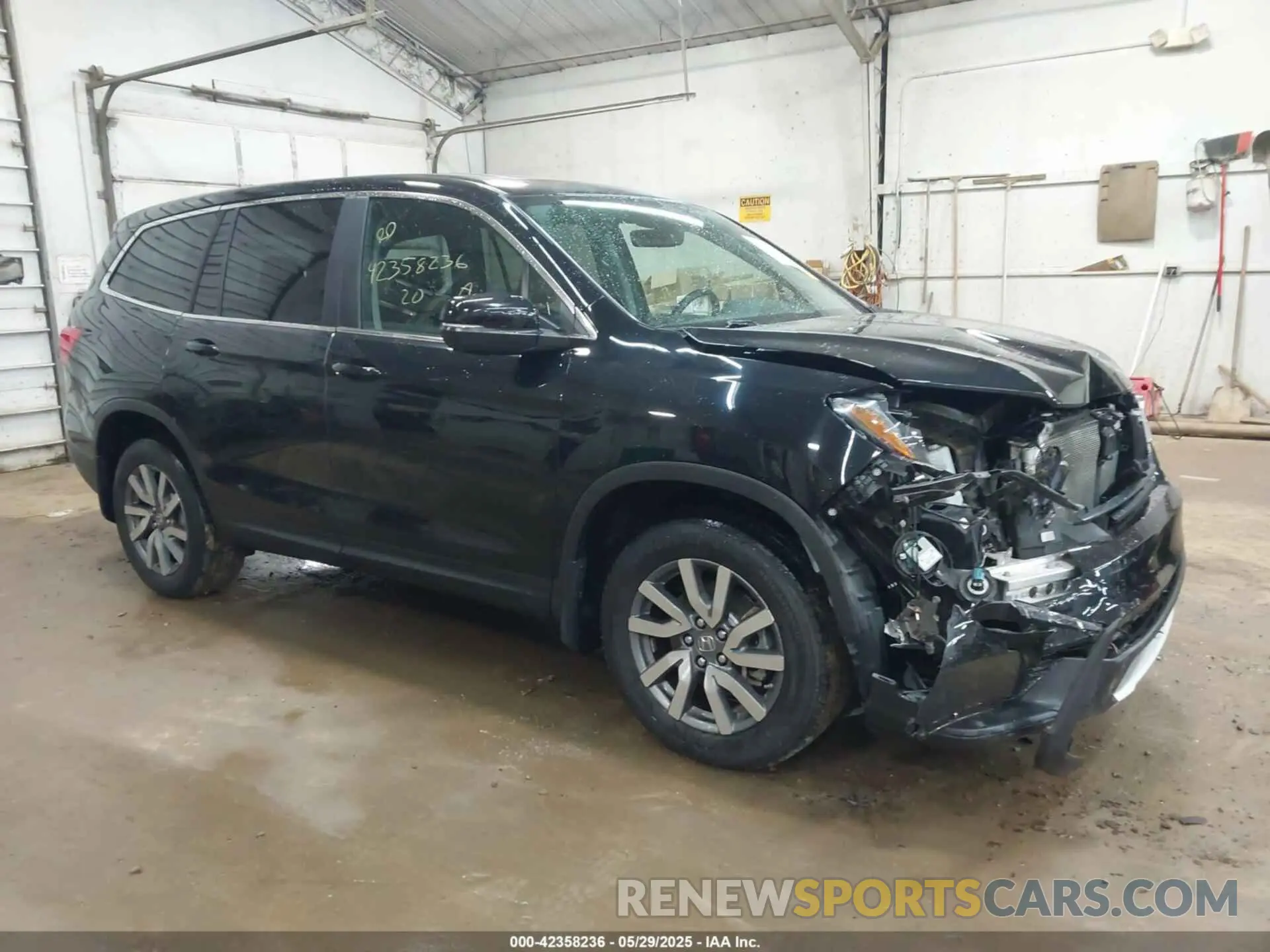 1 Photograph of a damaged car 5FNYF6H58LB061994 HONDA PILOT 2020