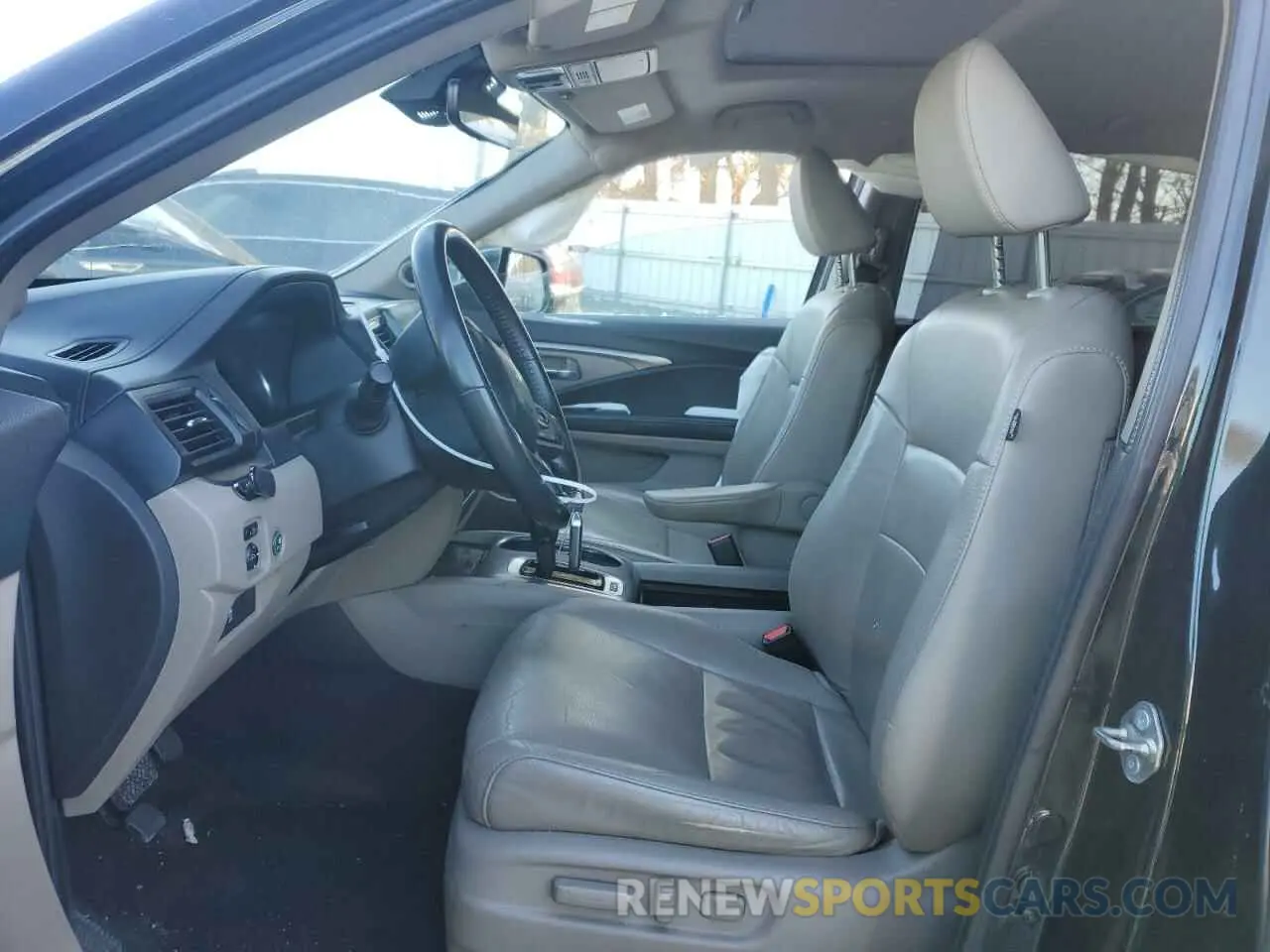 7 Photograph of a damaged car 5FNYF6H59LB013033 HONDA PILOT 2020