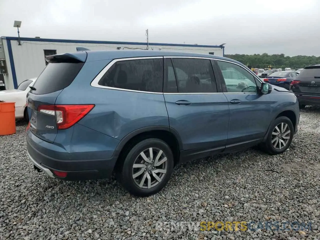 3 Photograph of a damaged car 5FNYF6H59LB059123 HONDA PILOT 2020