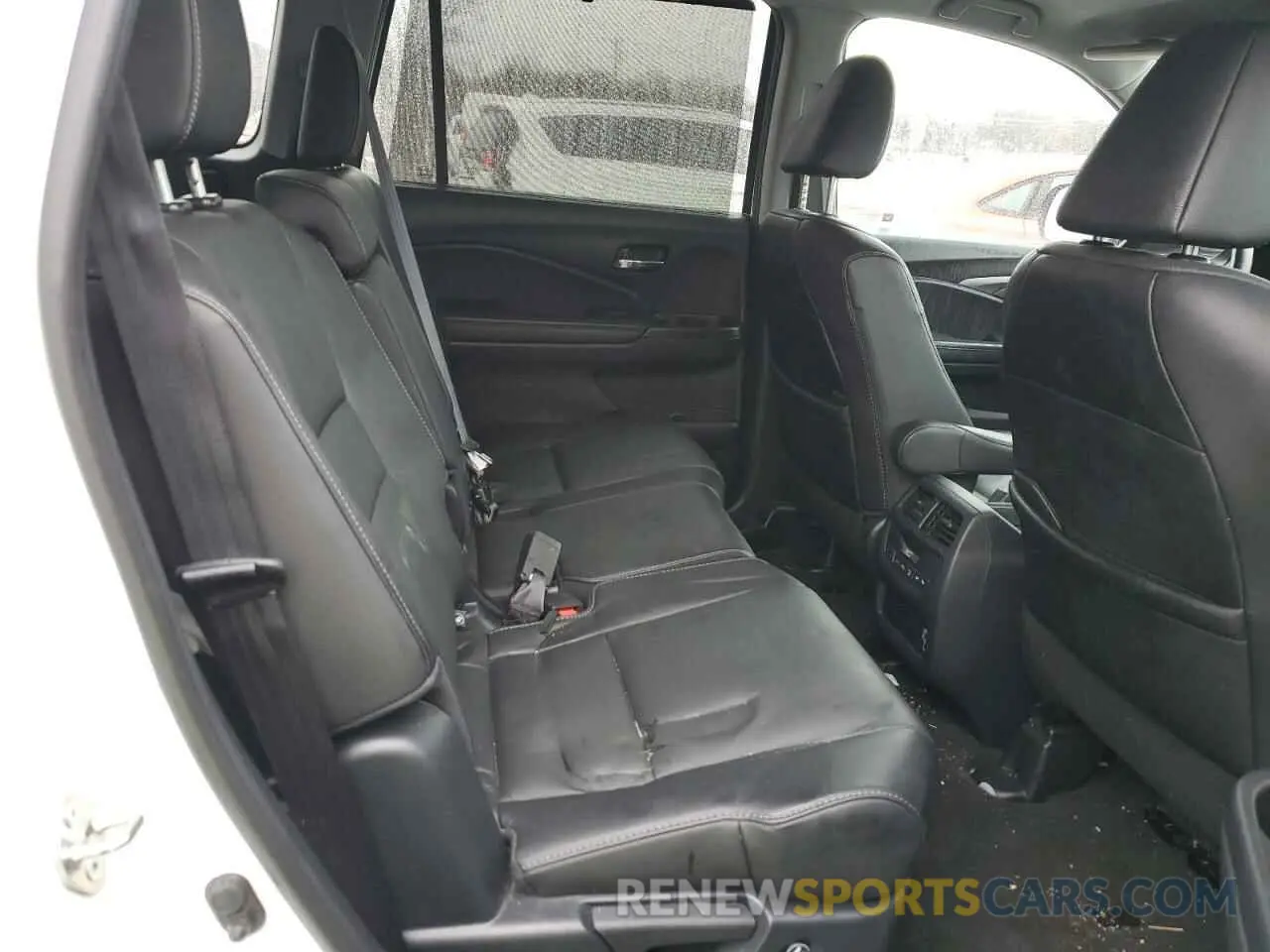 11 Photograph of a damaged car 5FNYF6H59LB066718 HONDA PILOT 2020