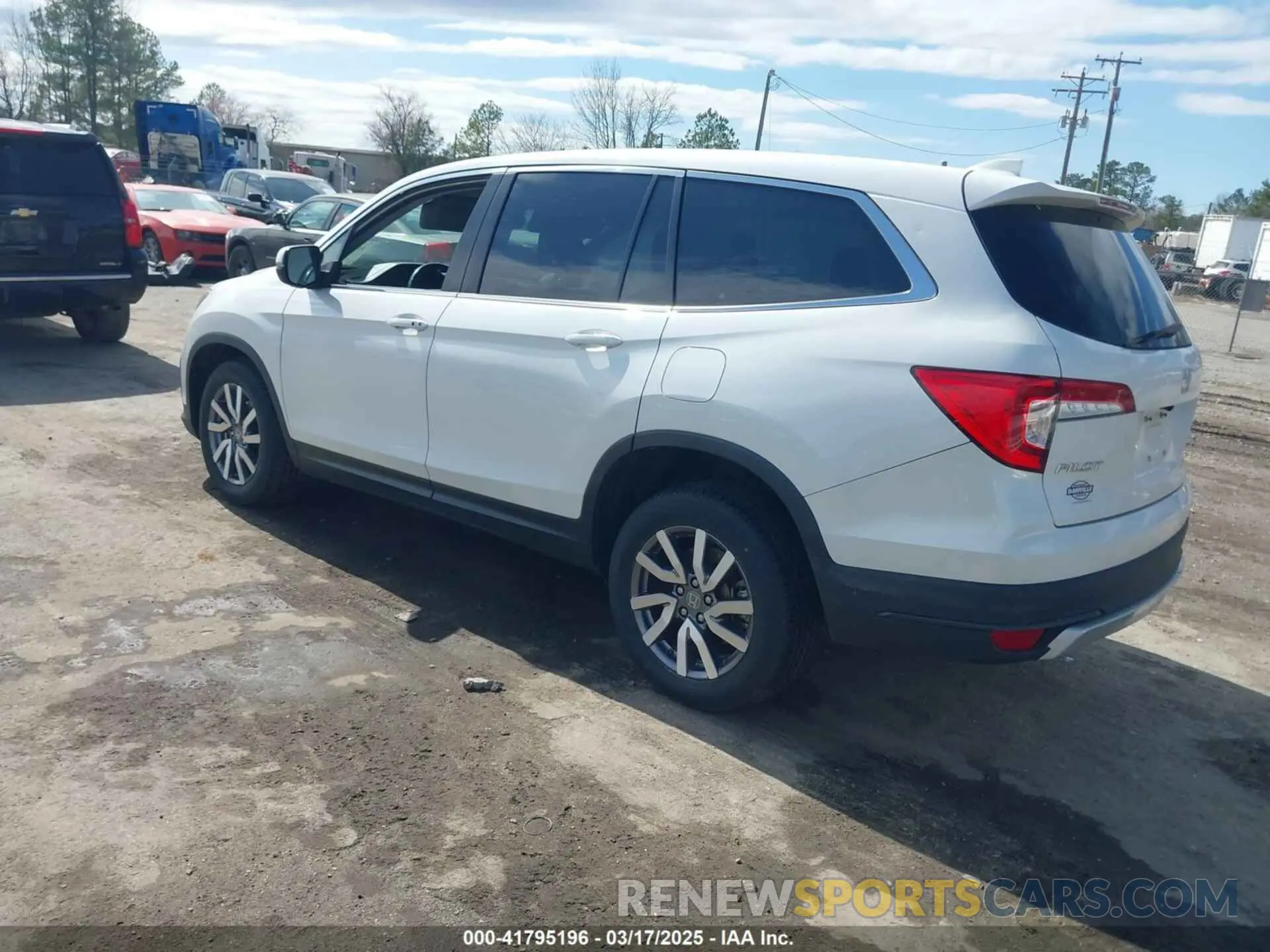 3 Photograph of a damaged car 5FNYF6H59LB068310 HONDA PILOT 2020