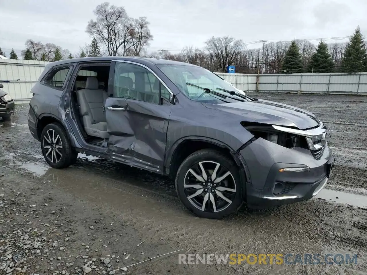 4 Photograph of a damaged car 5FNYF6H60LB039609 HONDA PILOT 2020