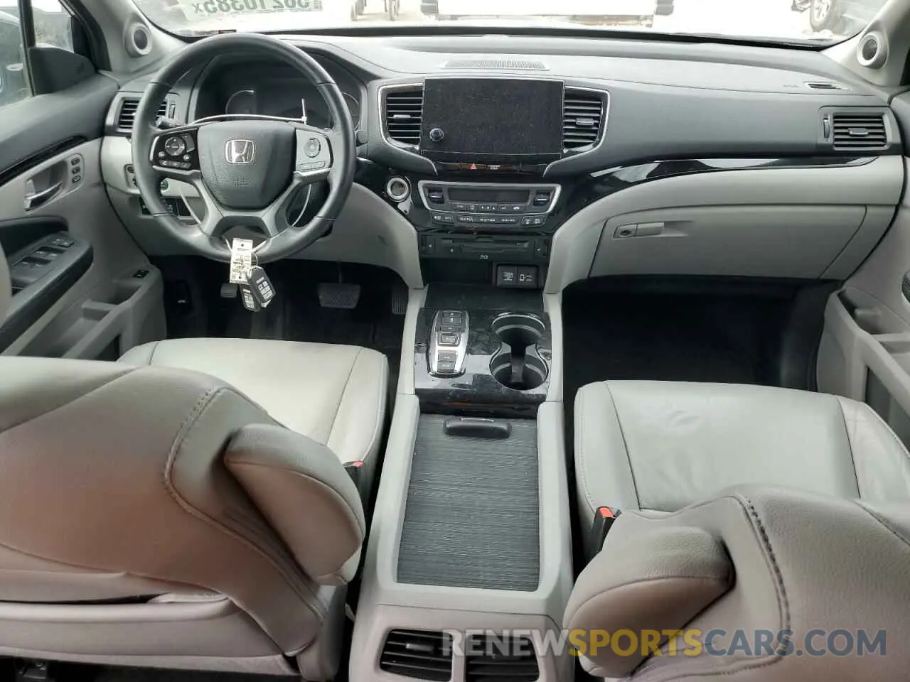 8 Photograph of a damaged car 5FNYF6H64LB022022 HONDA PILOT 2020