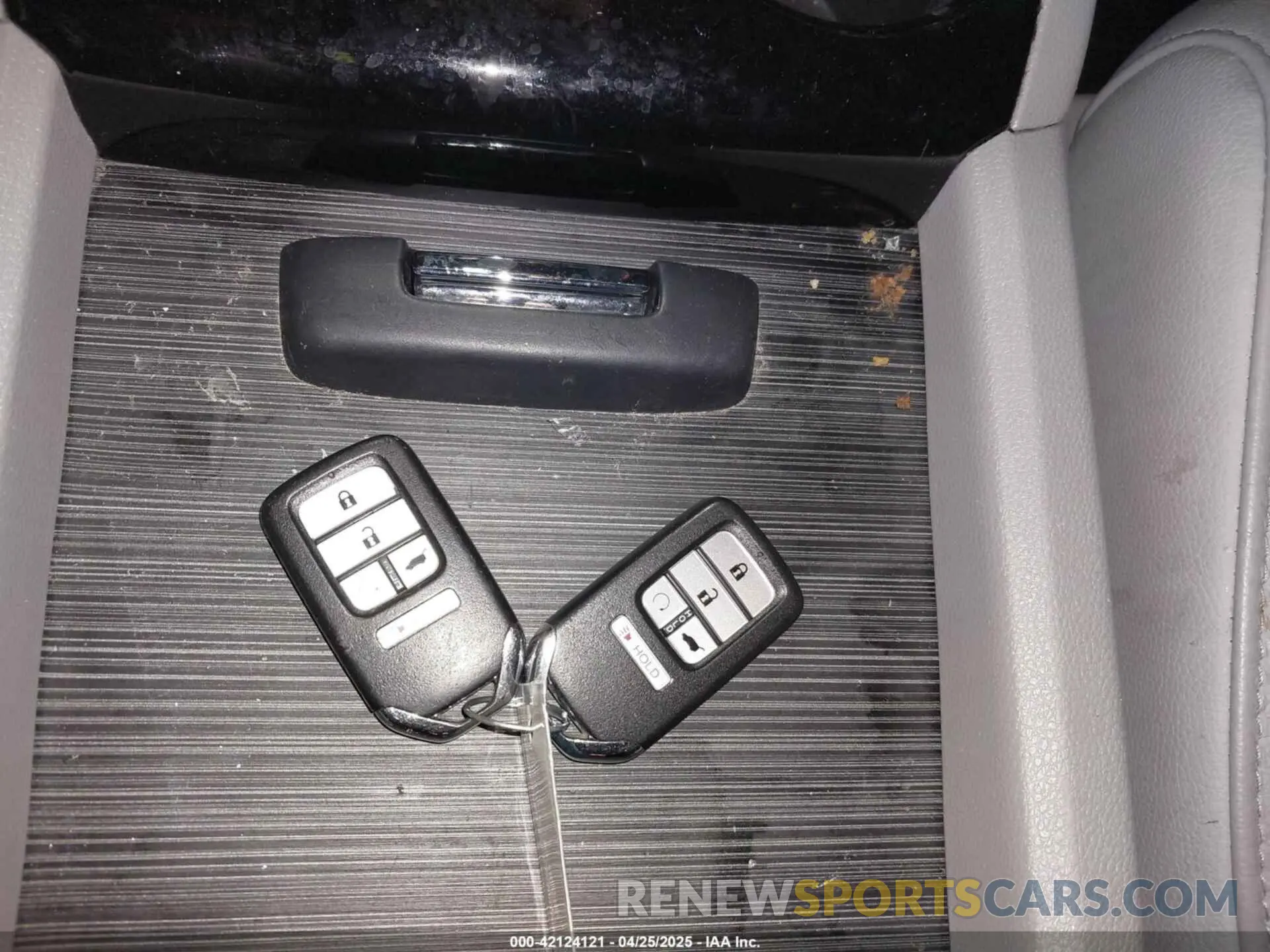 11 Photograph of a damaged car 5FNYF6H65LB019355 HONDA PILOT 2020
