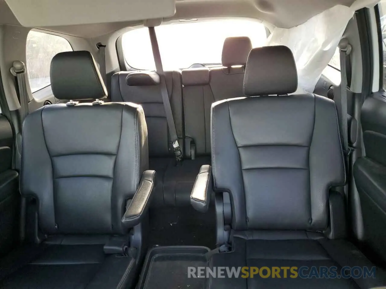 10 Photograph of a damaged car 5FNYF6H68LB002405 HONDA PILOT 2020