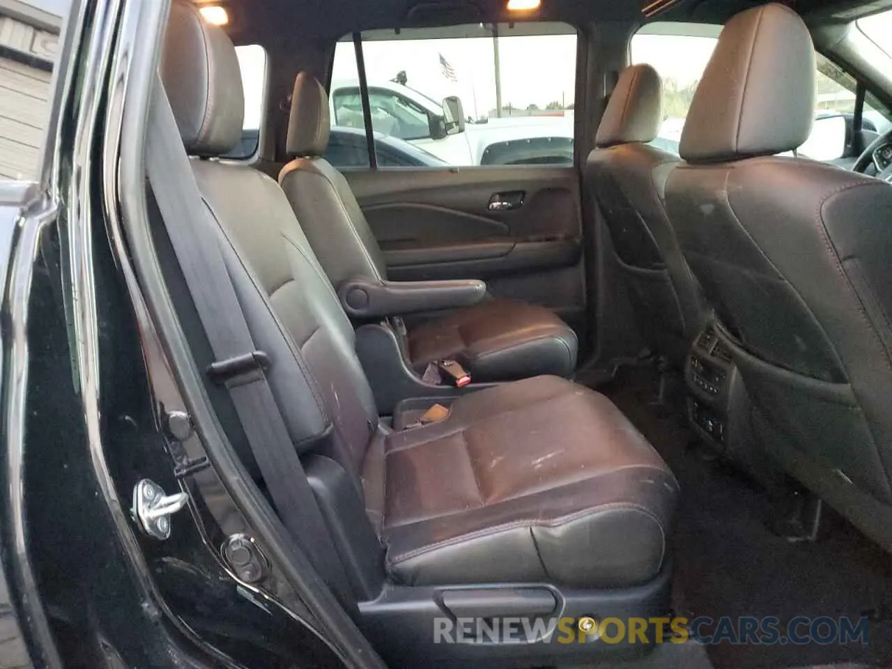 11 Photograph of a damaged car 5FNYF6H73LB061628 HONDA PILOT 2020