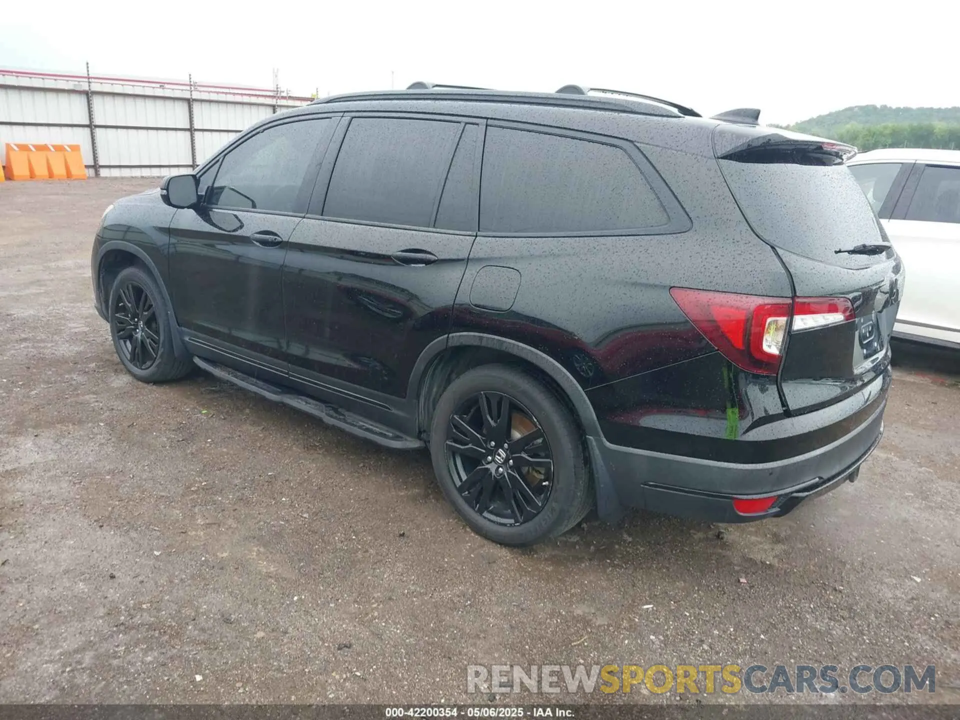 3 Photograph of a damaged car 5FNYF6H74LB007108 HONDA PILOT 2020