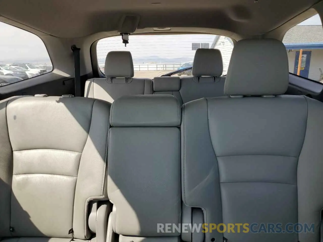 10 Photograph of a damaged car 5FNYF6H76LB501969 HONDA PILOT 2020