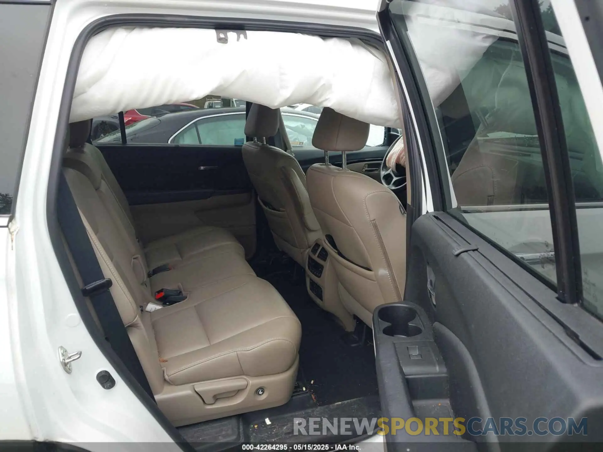 8 Photograph of a damaged car 5FNYF6H91LB006144 HONDA PILOT 2020