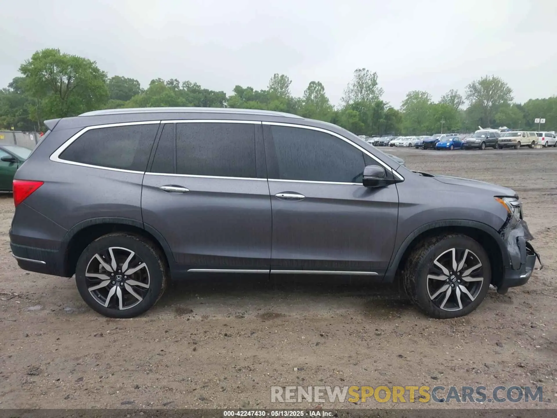 13 Photograph of a damaged car 5FNYF6H91LB066957 HONDA PILOT 2020