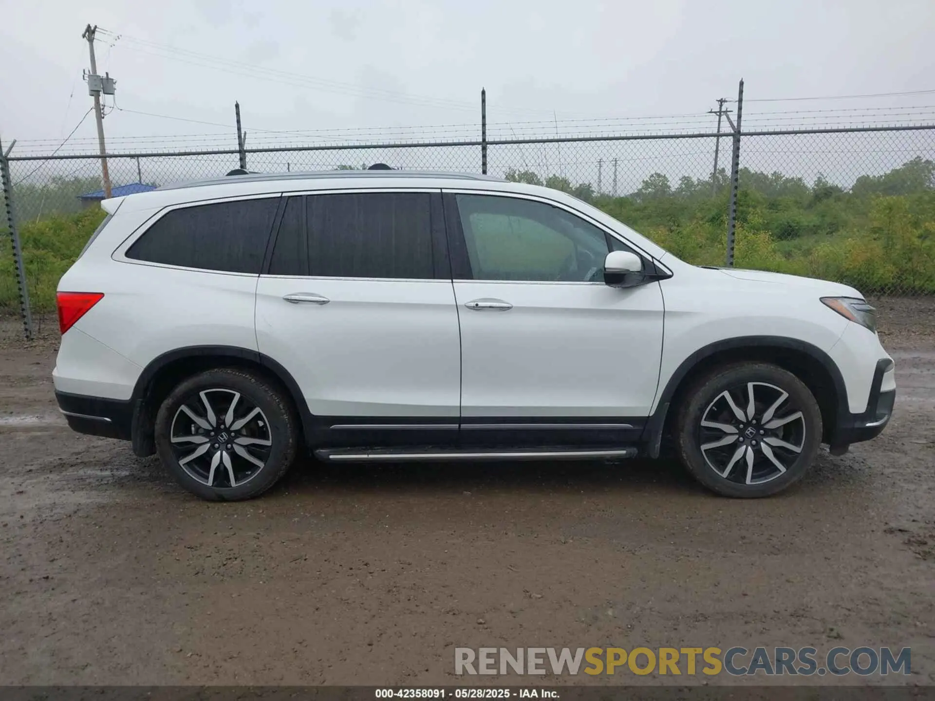 14 Photograph of a damaged car 5FNYF6H96LB037938 HONDA PILOT 2020
