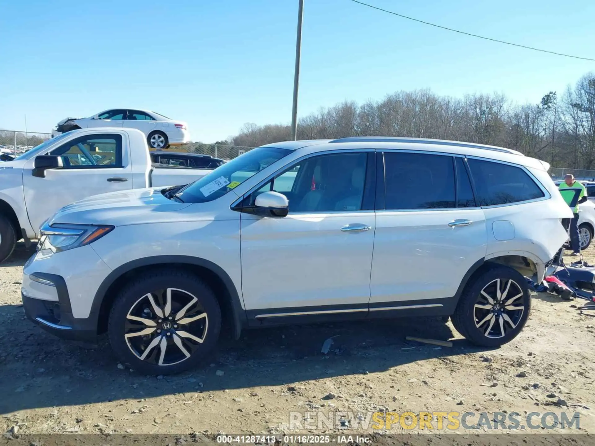 15 Photograph of a damaged car 5FNYF6H97LB004365 HONDA PILOT 2020