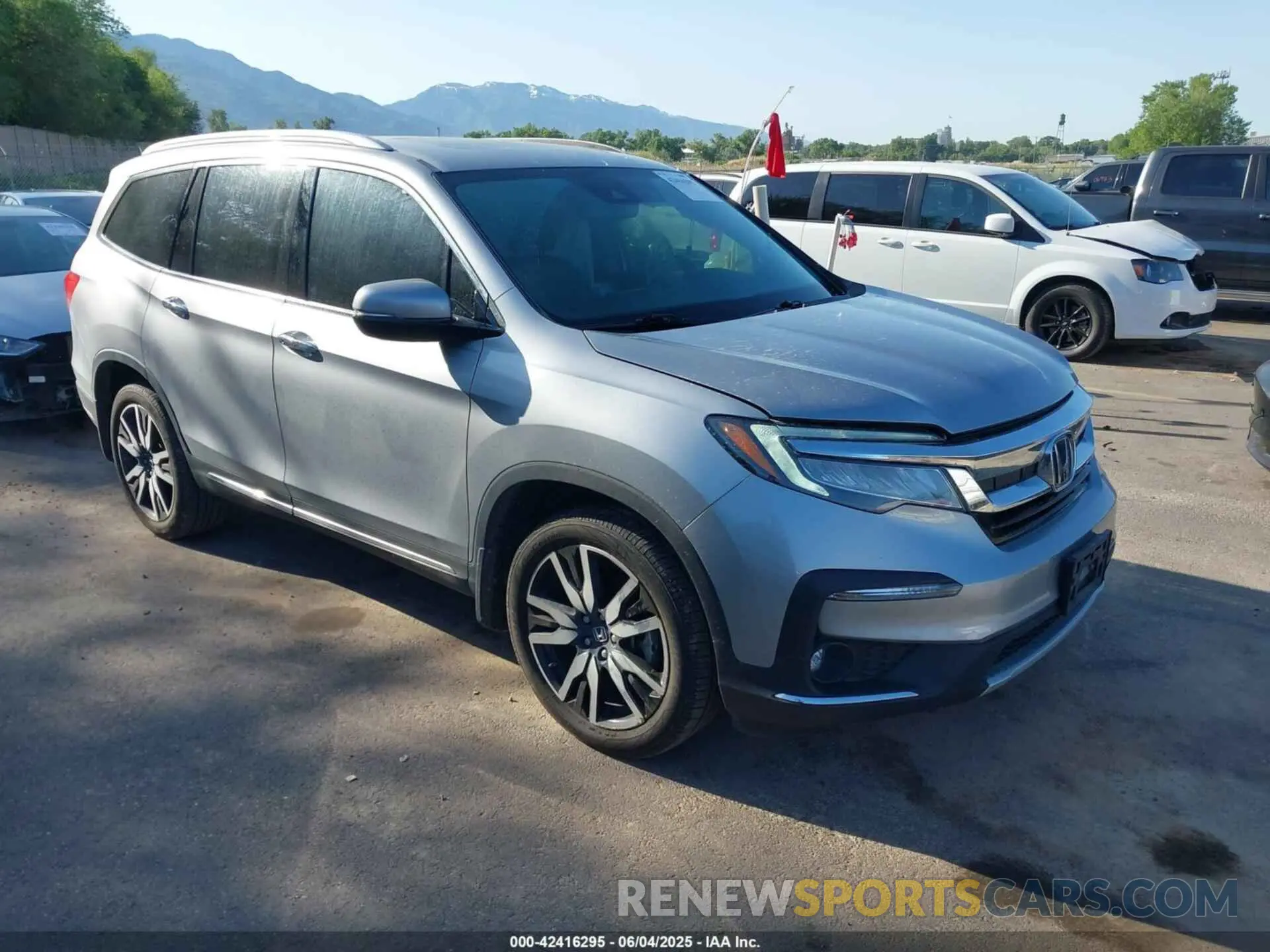 1 Photograph of a damaged car 5FNYF6H98LB042638 HONDA PILOT 2020
