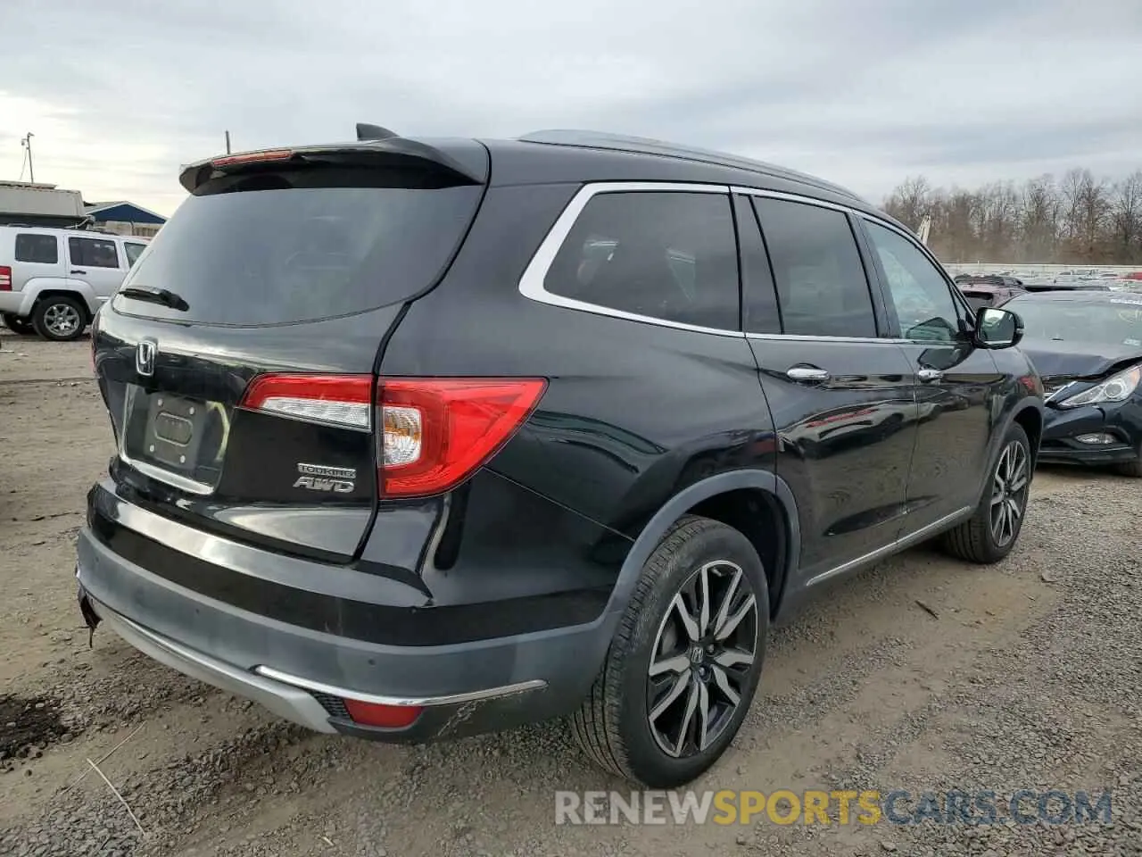3 Photograph of a damaged car 5FNYF6H99LB043071 HONDA PILOT 2020