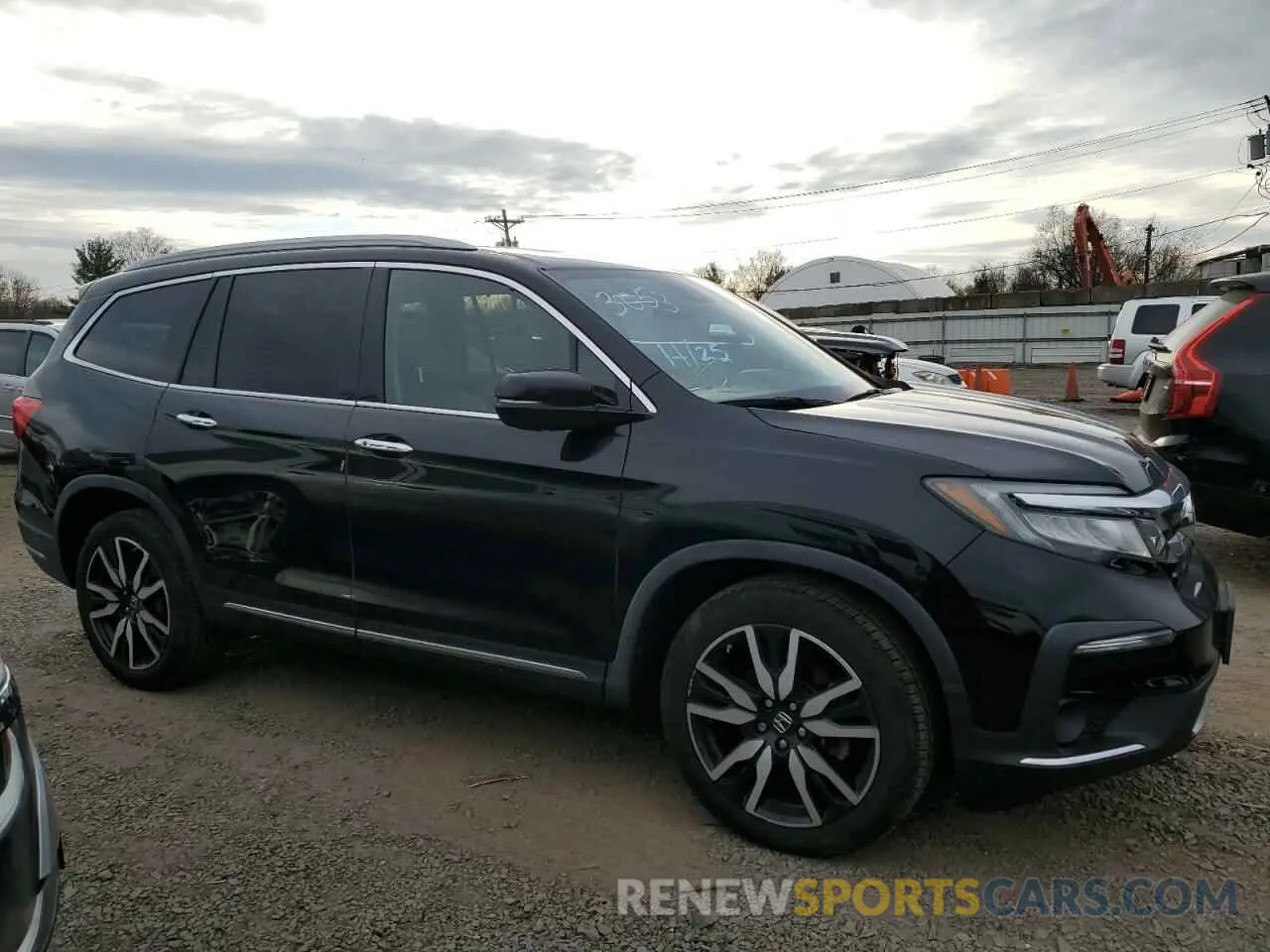 4 Photograph of a damaged car 5FNYF6H99LB043071 HONDA PILOT 2020