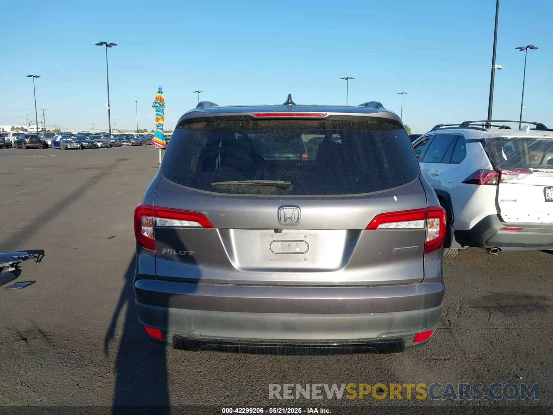 17 Photograph of a damaged car 5FNYF5H20MB017389 HONDA PILOT 2021