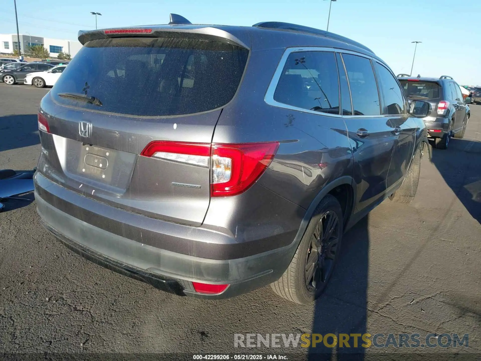 4 Photograph of a damaged car 5FNYF5H20MB017389 HONDA PILOT 2021