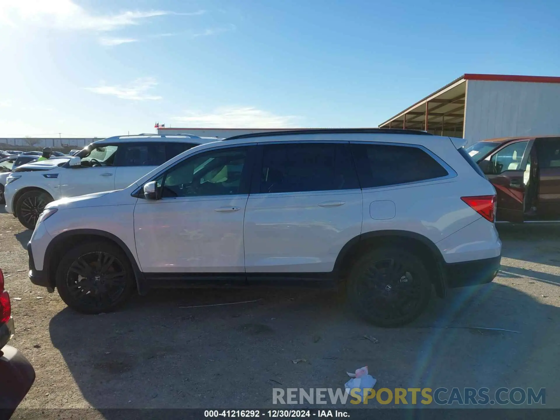 14 Photograph of a damaged car 5FNYF5H20MB045001 HONDA PILOT 2021