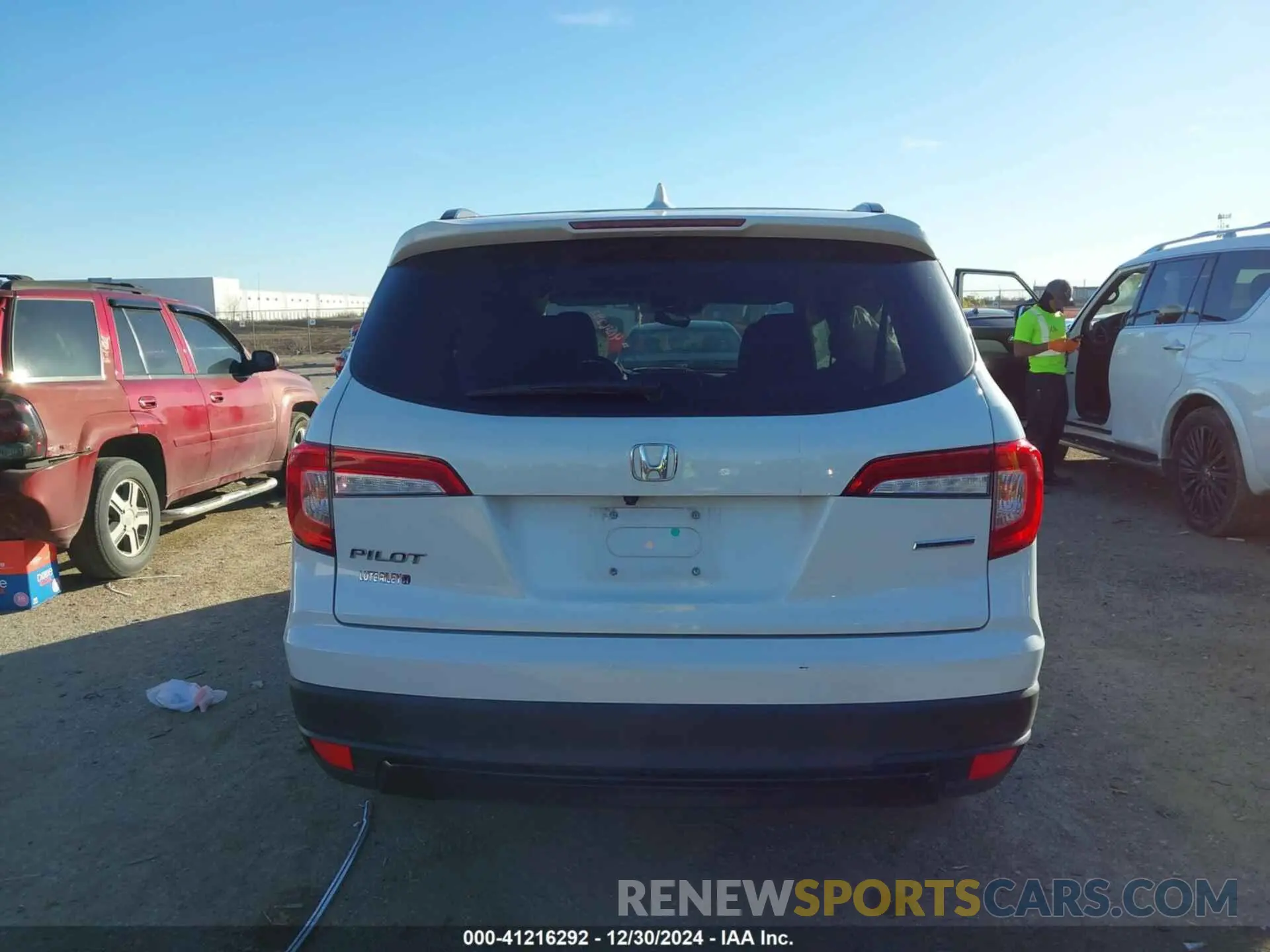 16 Photograph of a damaged car 5FNYF5H20MB045001 HONDA PILOT 2021