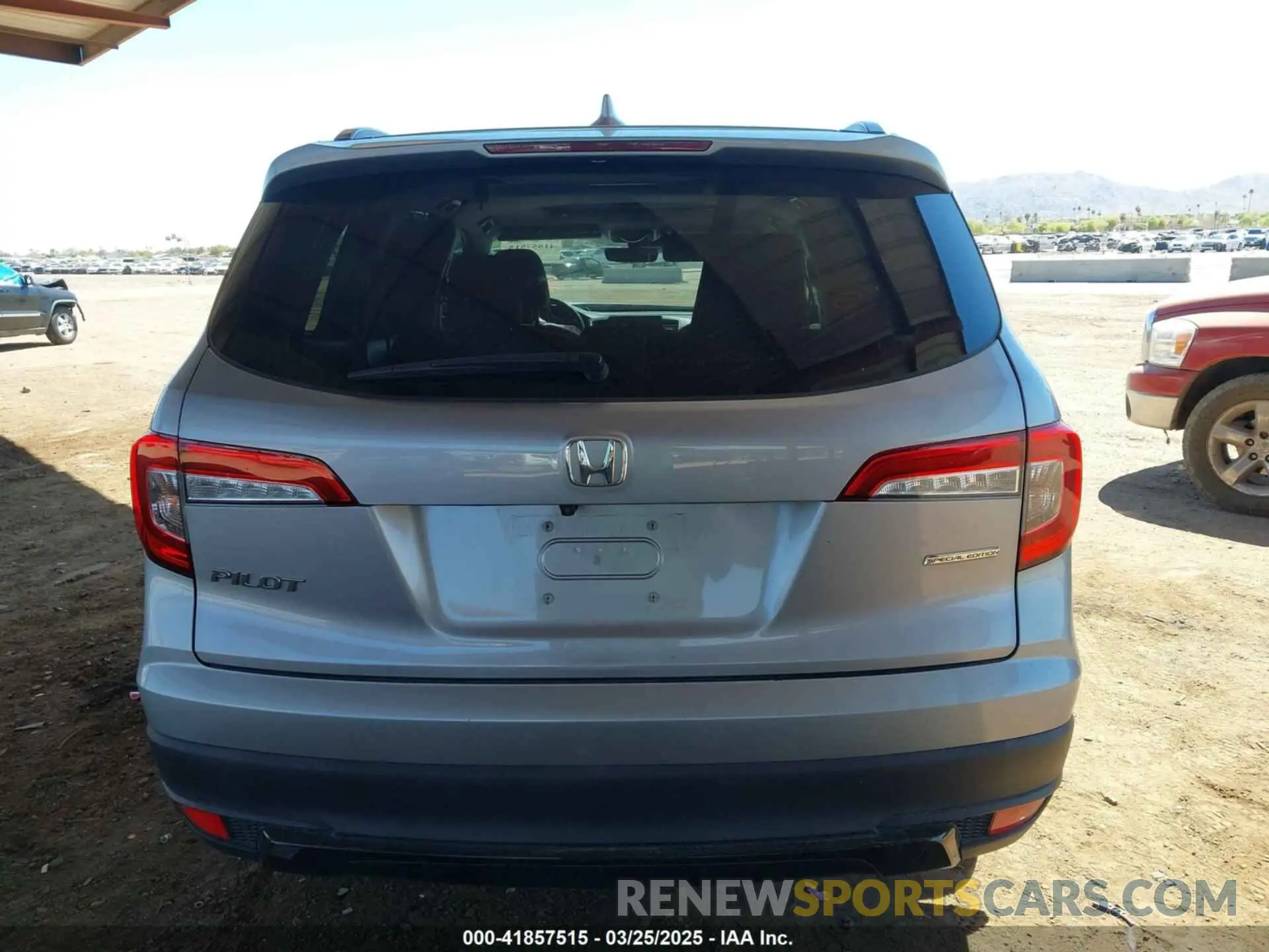 16 Photograph of a damaged car 5FNYF5H21MB025405 HONDA PILOT 2021