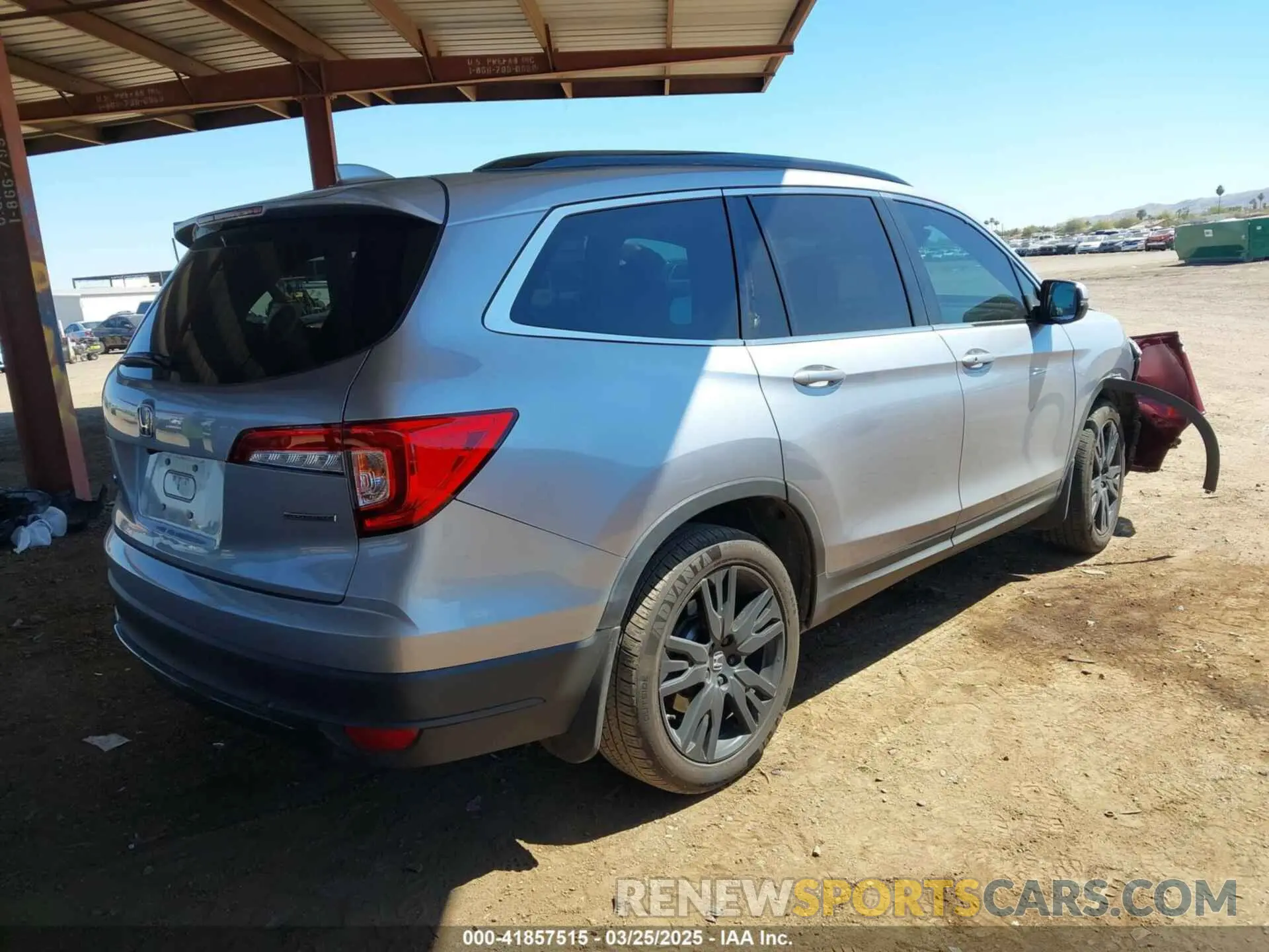 4 Photograph of a damaged car 5FNYF5H21MB025405 HONDA PILOT 2021