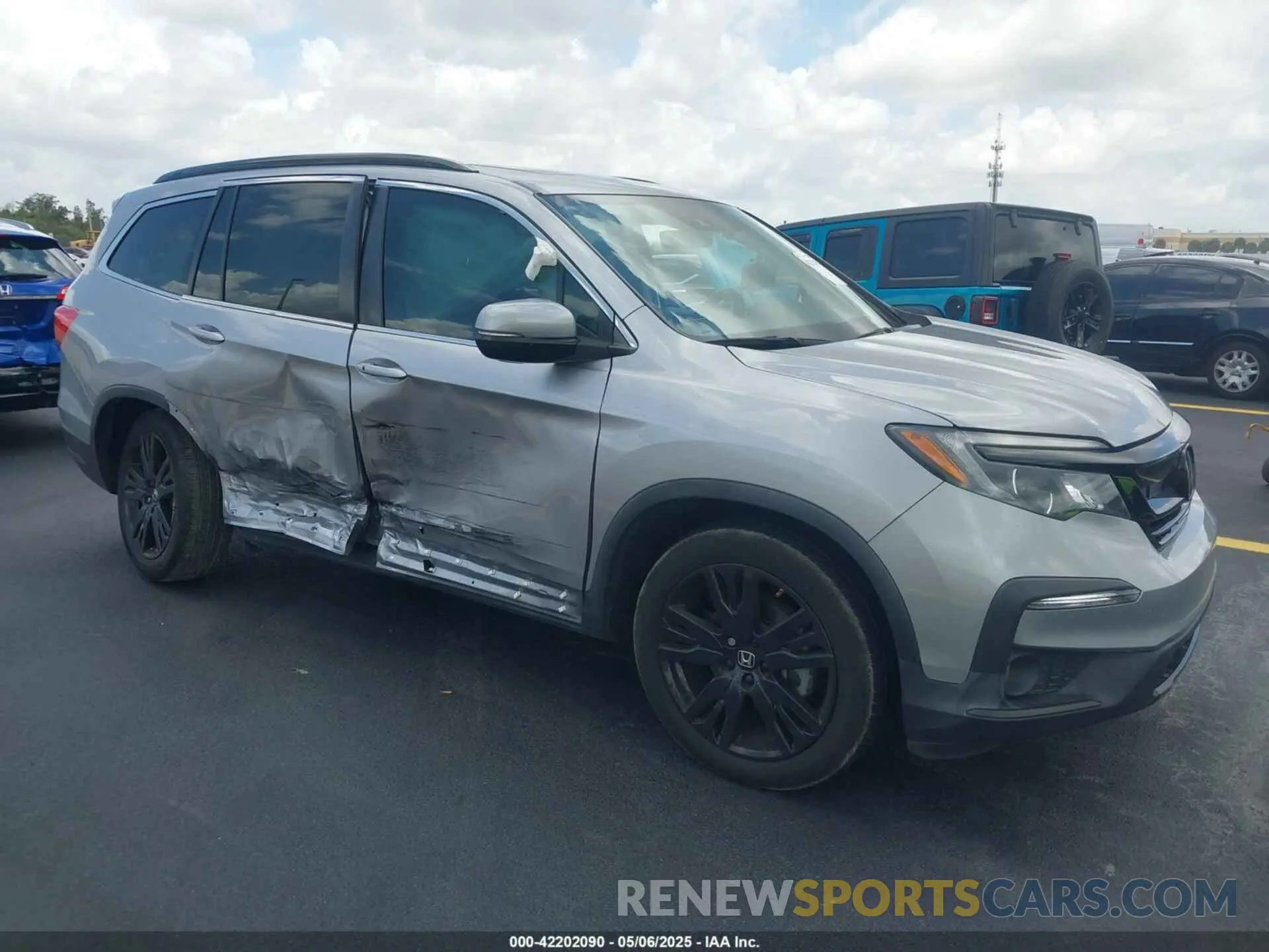 1 Photograph of a damaged car 5FNYF5H22MB004756 HONDA PILOT 2021