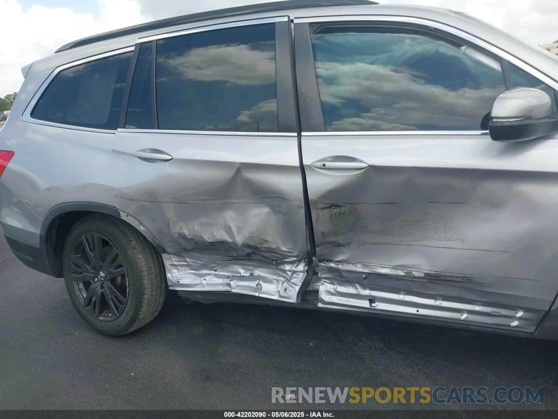 6 Photograph of a damaged car 5FNYF5H22MB004756 HONDA PILOT 2021