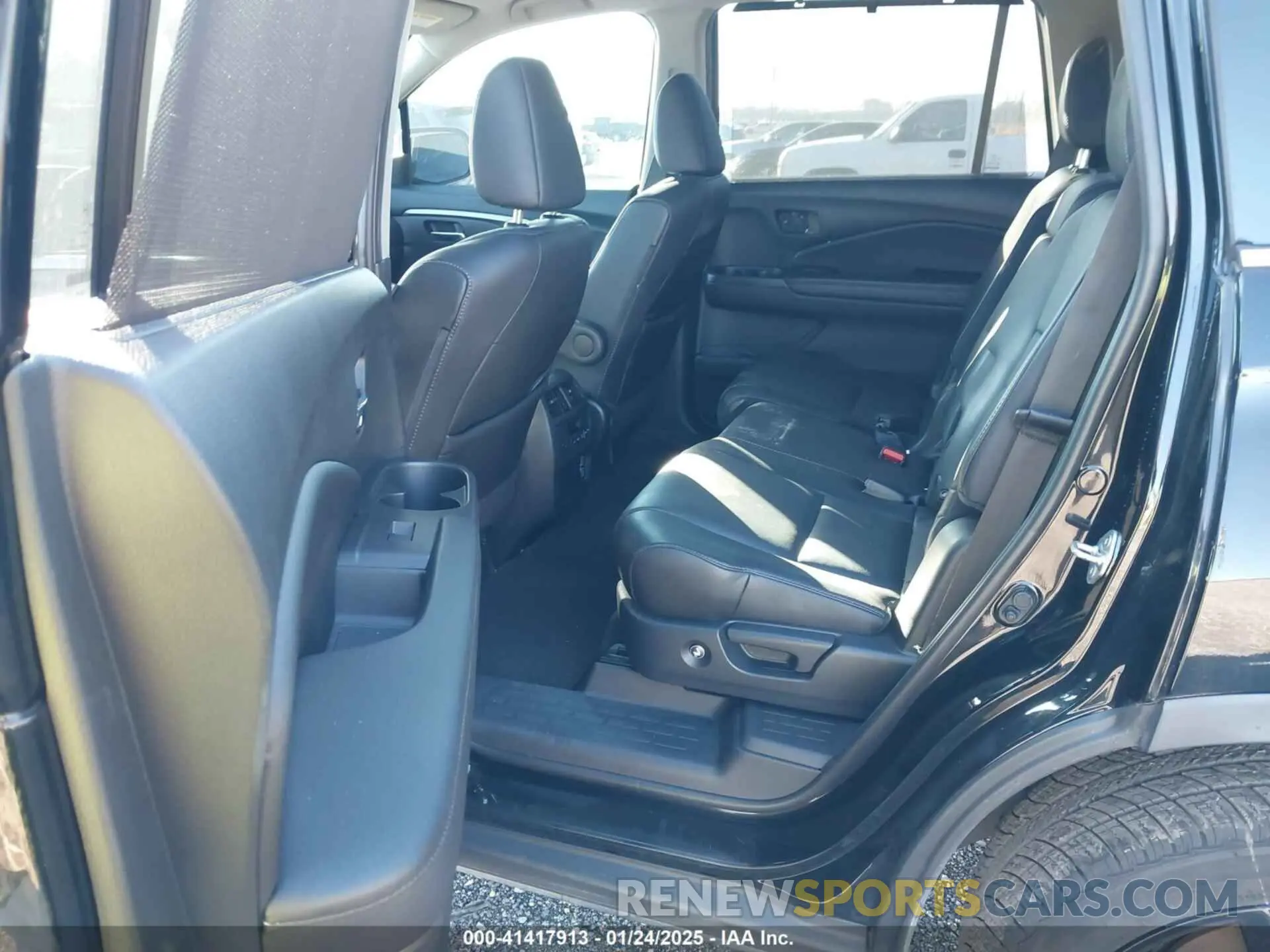 8 Photograph of a damaged car 5FNYF5H22MB007883 HONDA PILOT 2021