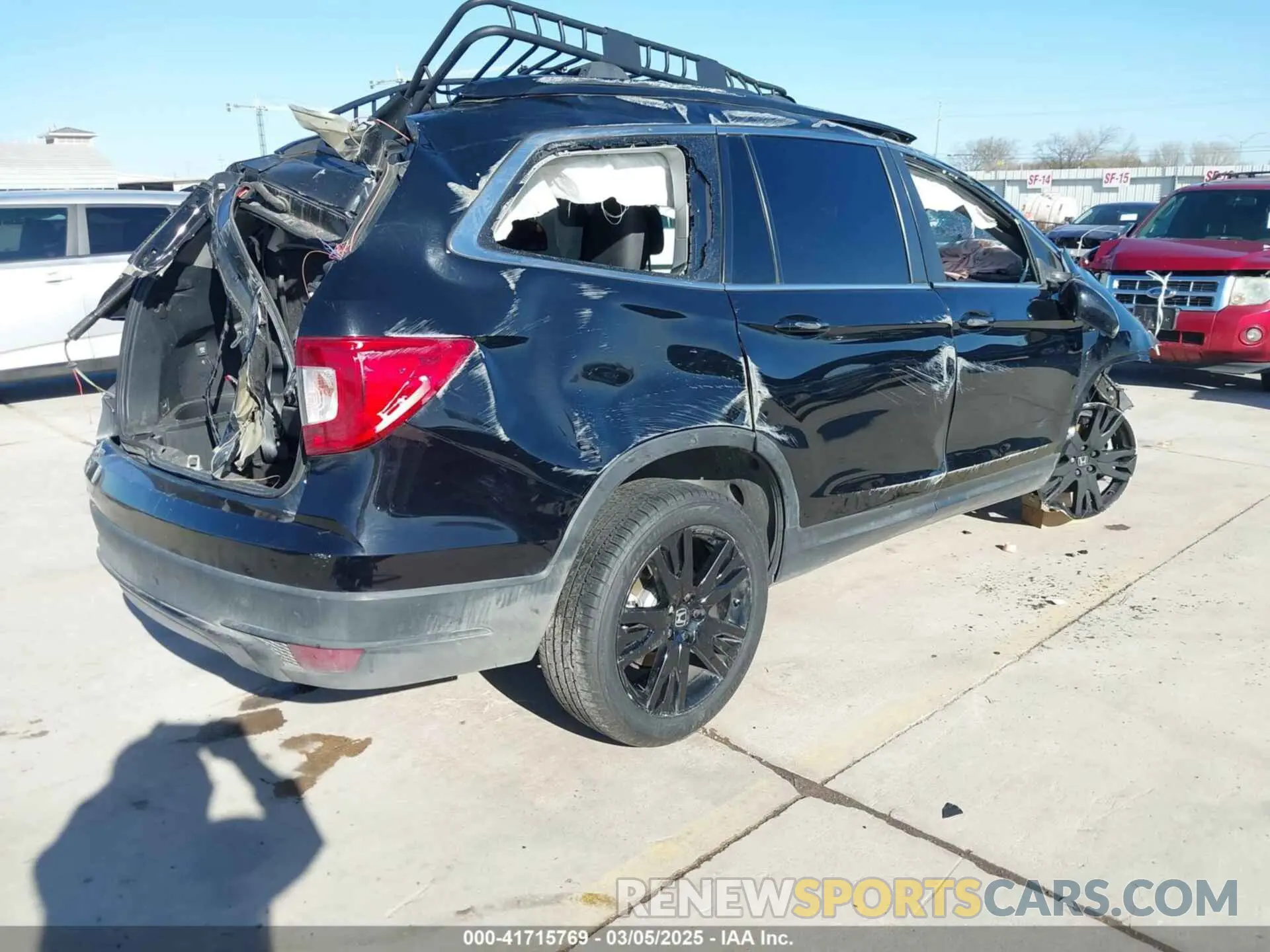 4 Photograph of a damaged car 5FNYF5H22MB022187 HONDA PILOT 2021
