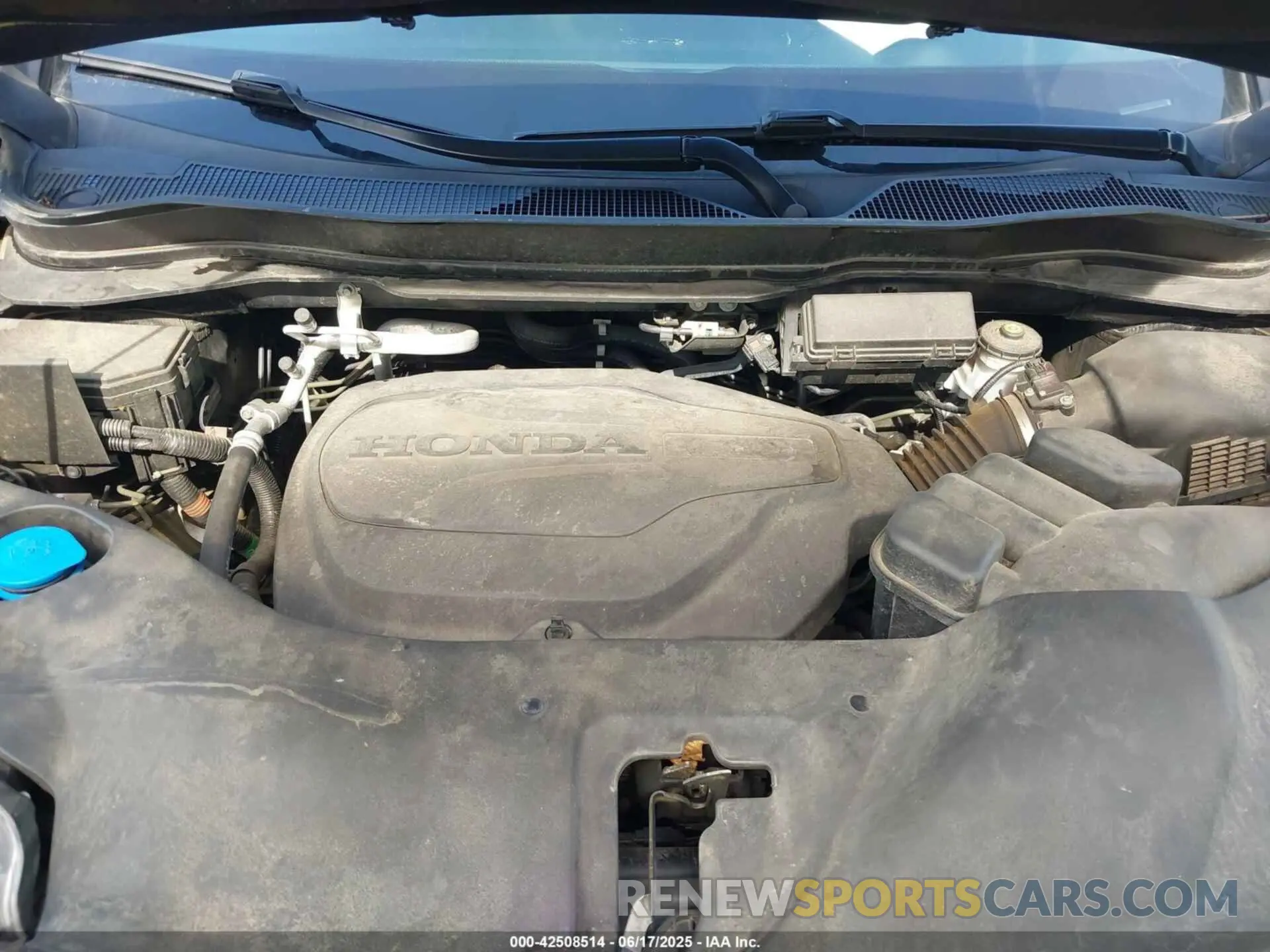 10 Photograph of a damaged car 5FNYF5H23MB009819 HONDA PILOT 2021