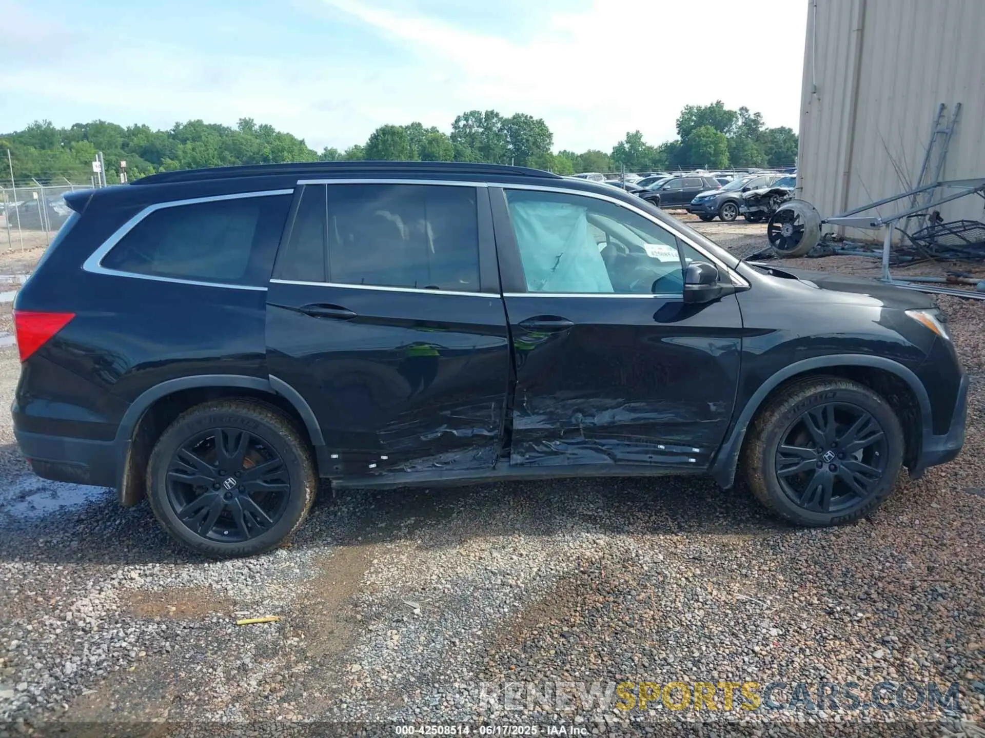 13 Photograph of a damaged car 5FNYF5H23MB009819 HONDA PILOT 2021