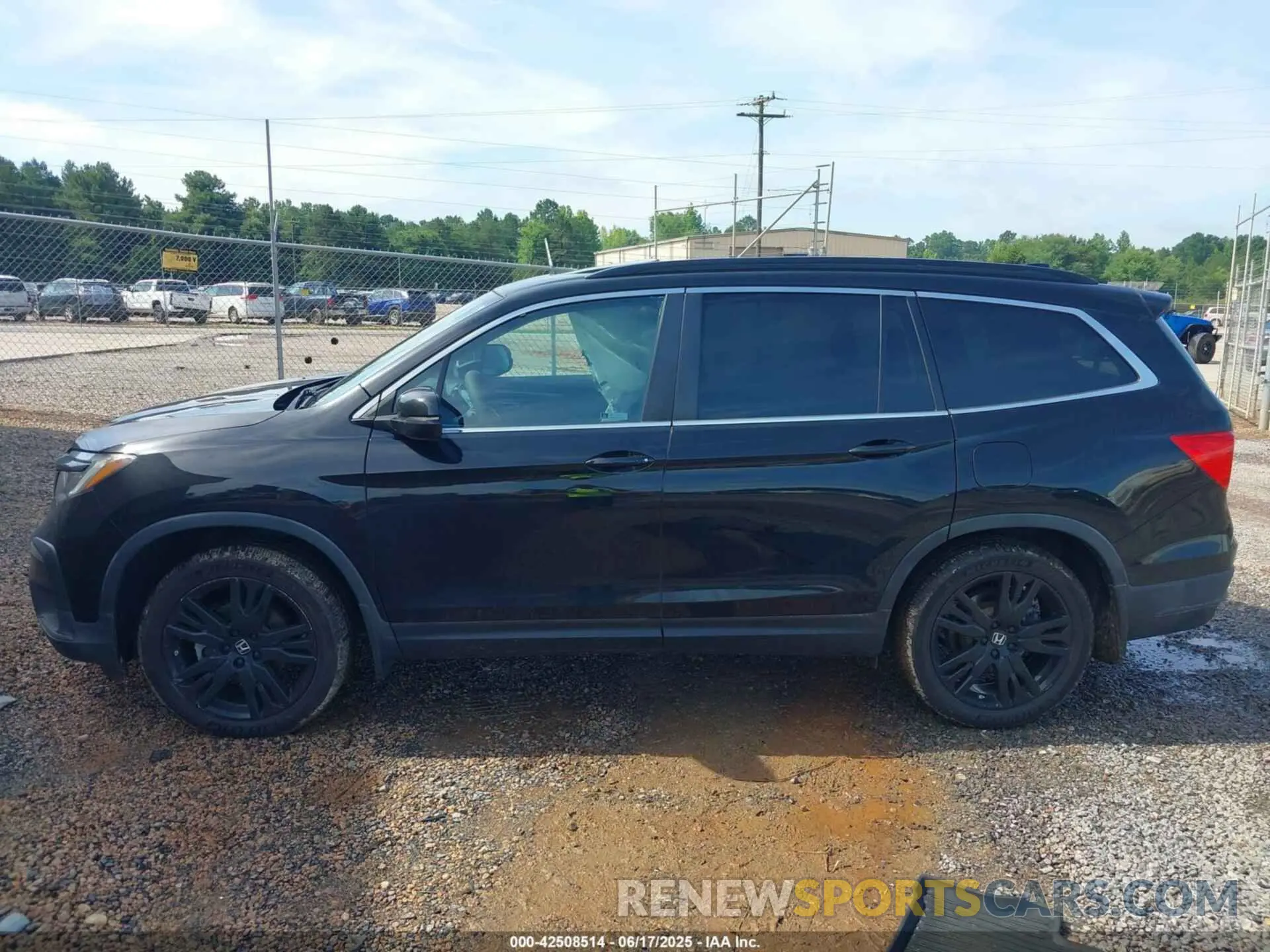 14 Photograph of a damaged car 5FNYF5H23MB009819 HONDA PILOT 2021