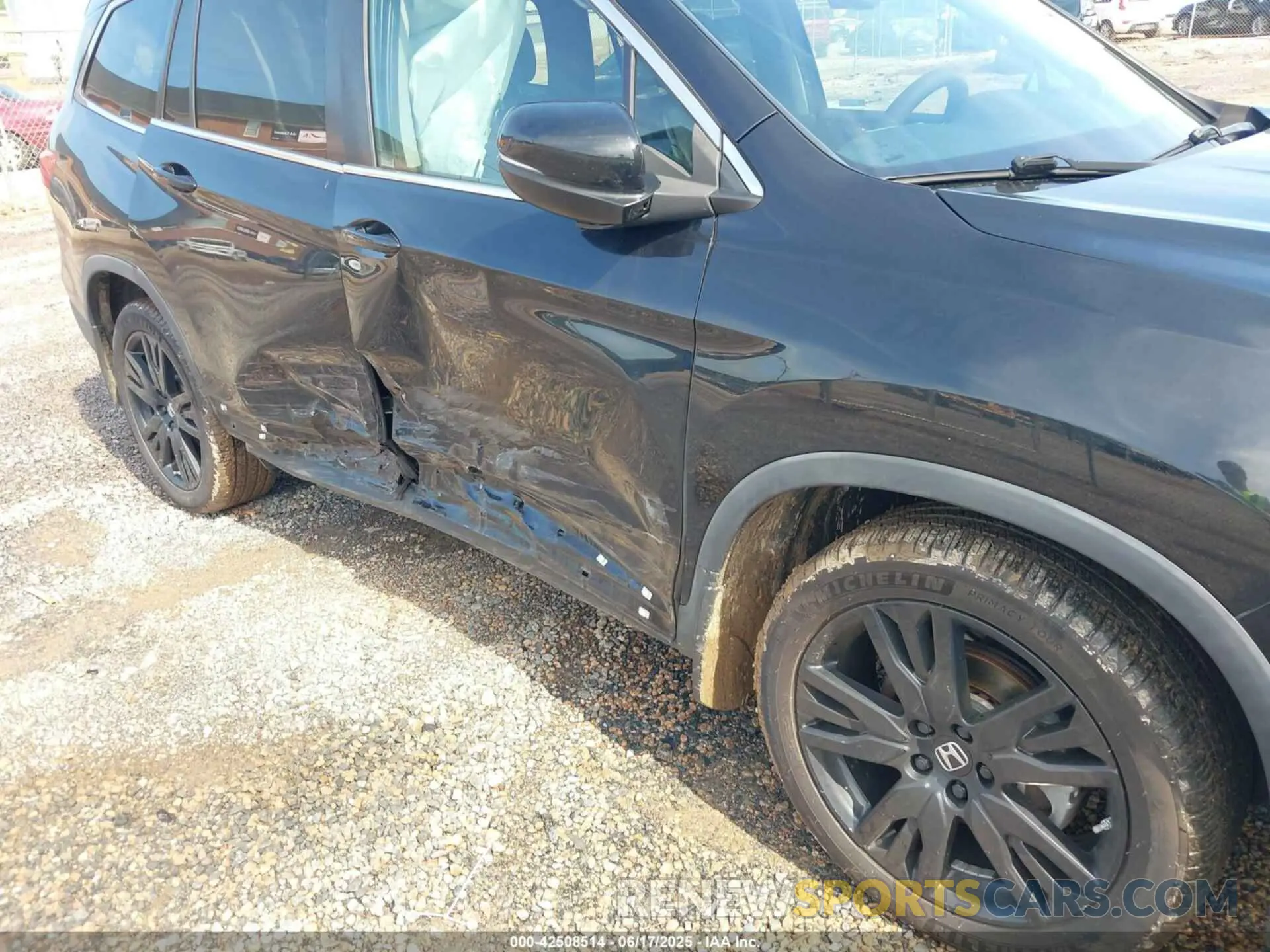 6 Photograph of a damaged car 5FNYF5H23MB009819 HONDA PILOT 2021